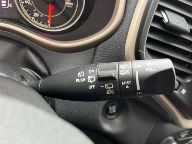 2016 Jeep Cherokee Altitude