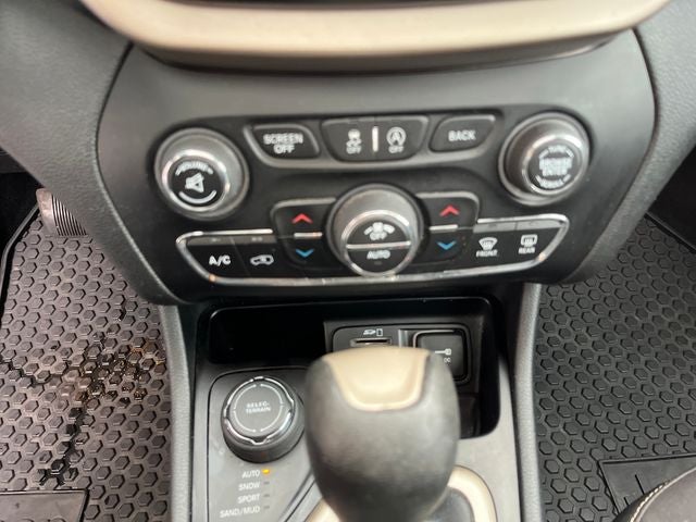 2016 Jeep Cherokee Altitude