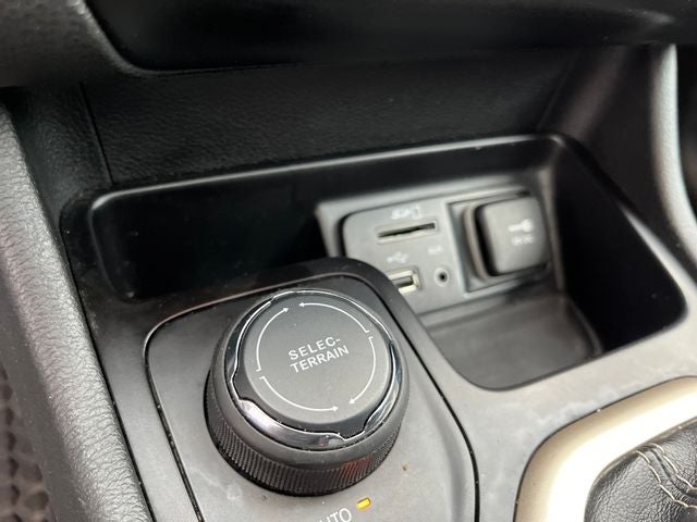 2016 Jeep Cherokee Altitude