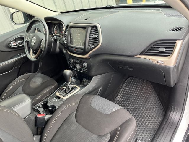 2016 Jeep Cherokee Altitude