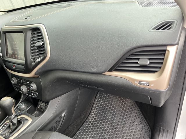 2016 Jeep Cherokee Altitude