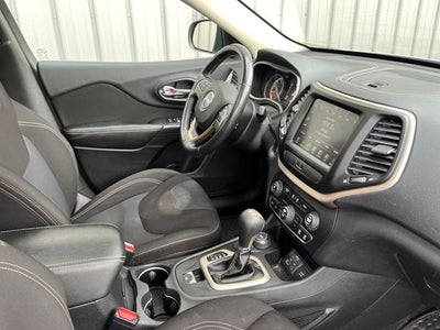 2016 Jeep Cherokee Altitude