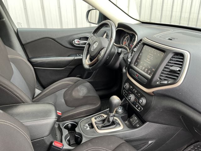 2016 Jeep Cherokee Altitude