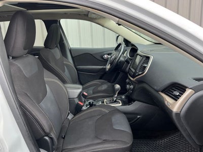 2016 Jeep Cherokee Altitude