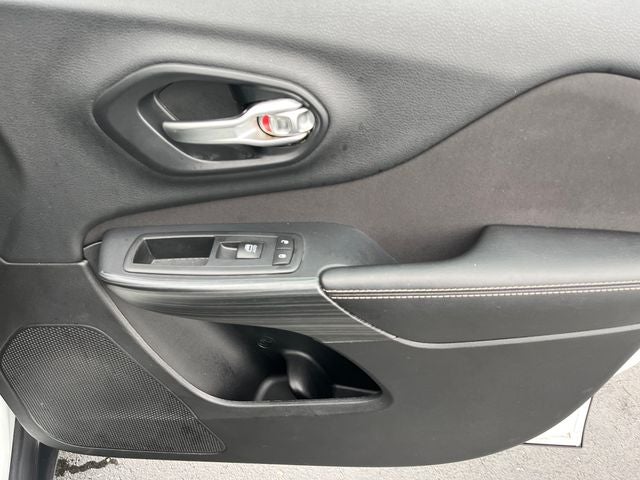 2016 Jeep Cherokee Altitude