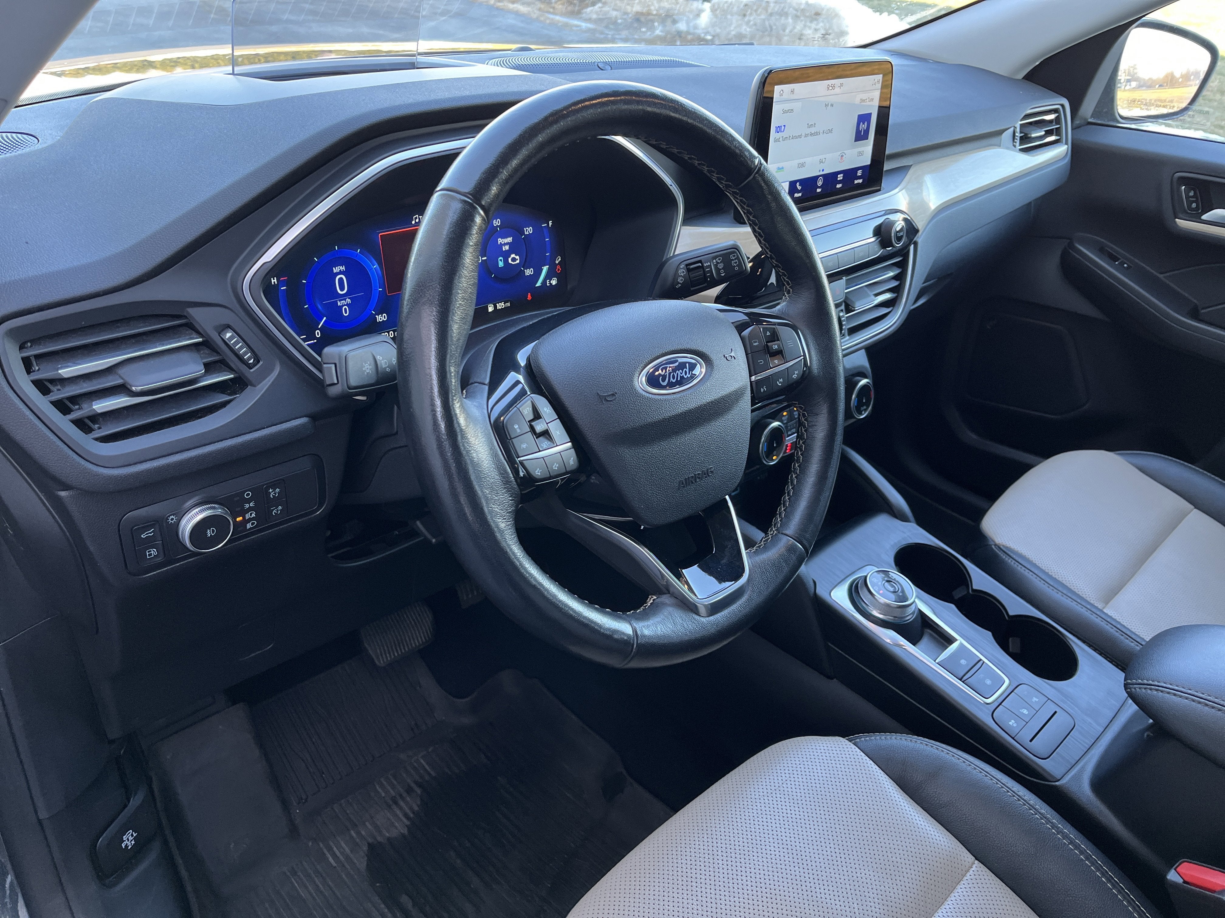 2022 Ford Escape Titanium Hybrid