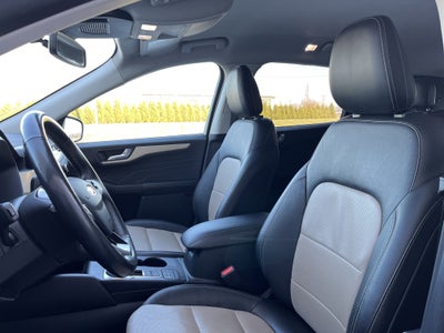 2022 Ford Escape Titanium Hybrid