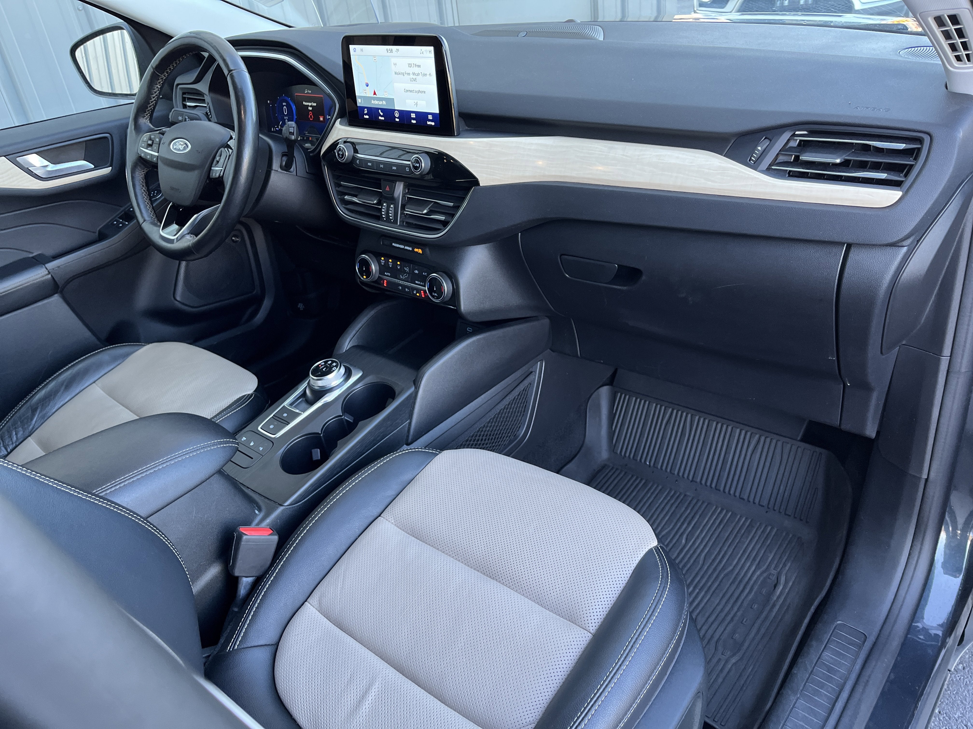 2022 Ford Escape Titanium Hybrid