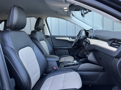 2022 Ford Escape Titanium Hybrid