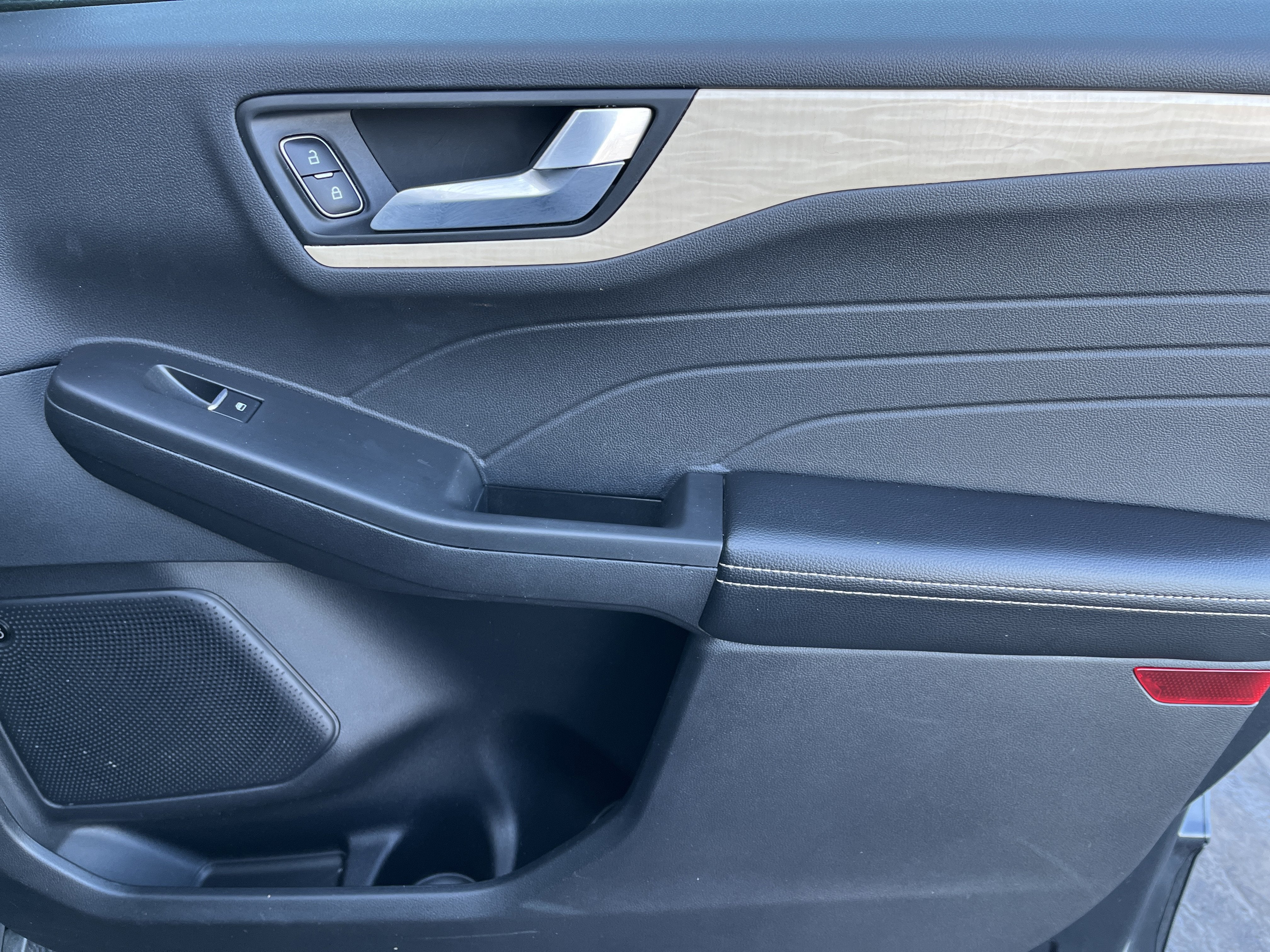 2022 Ford Escape Titanium Hybrid