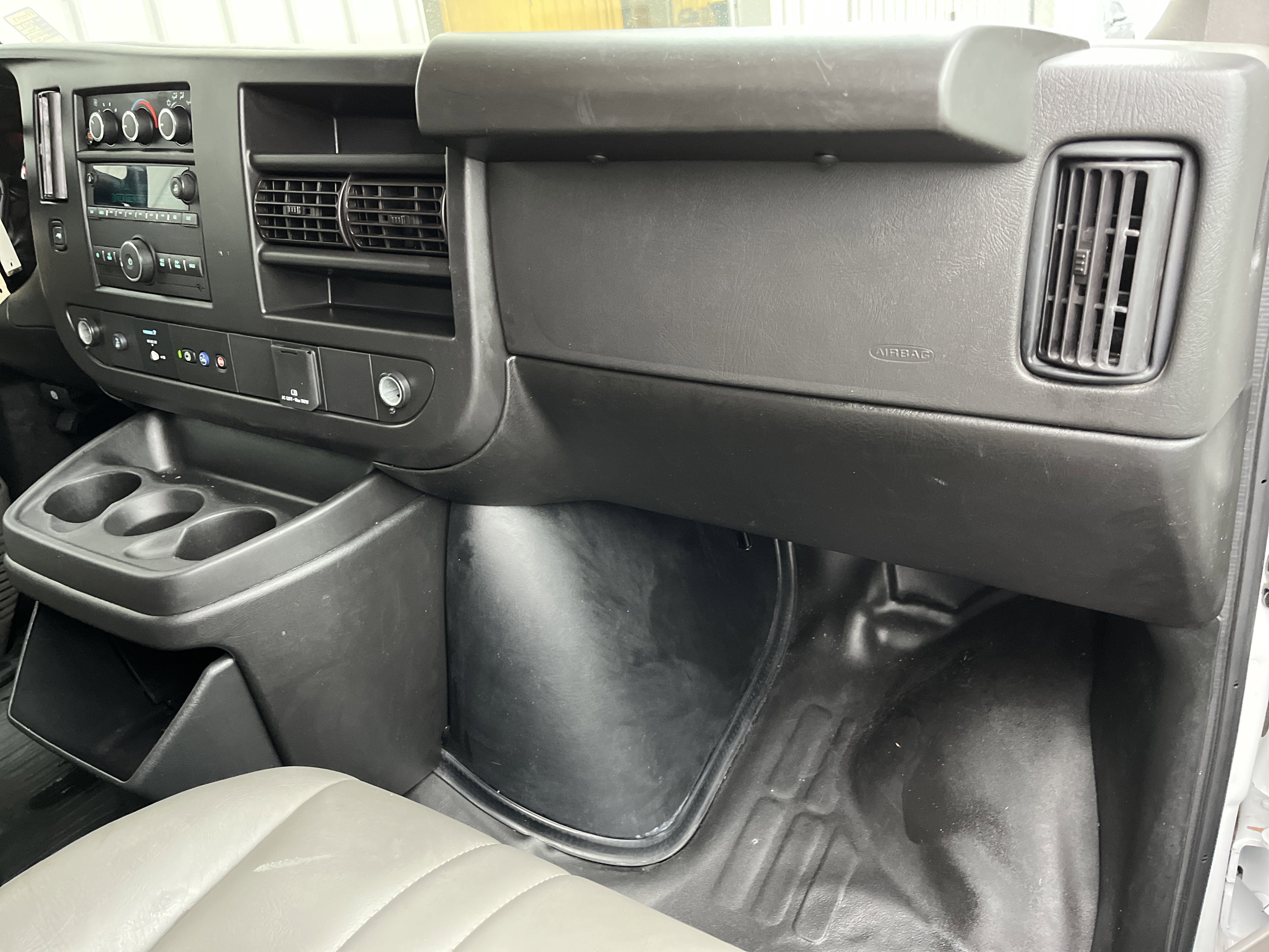 2023 Chevrolet Express Cargo Van 2500 RWD 155