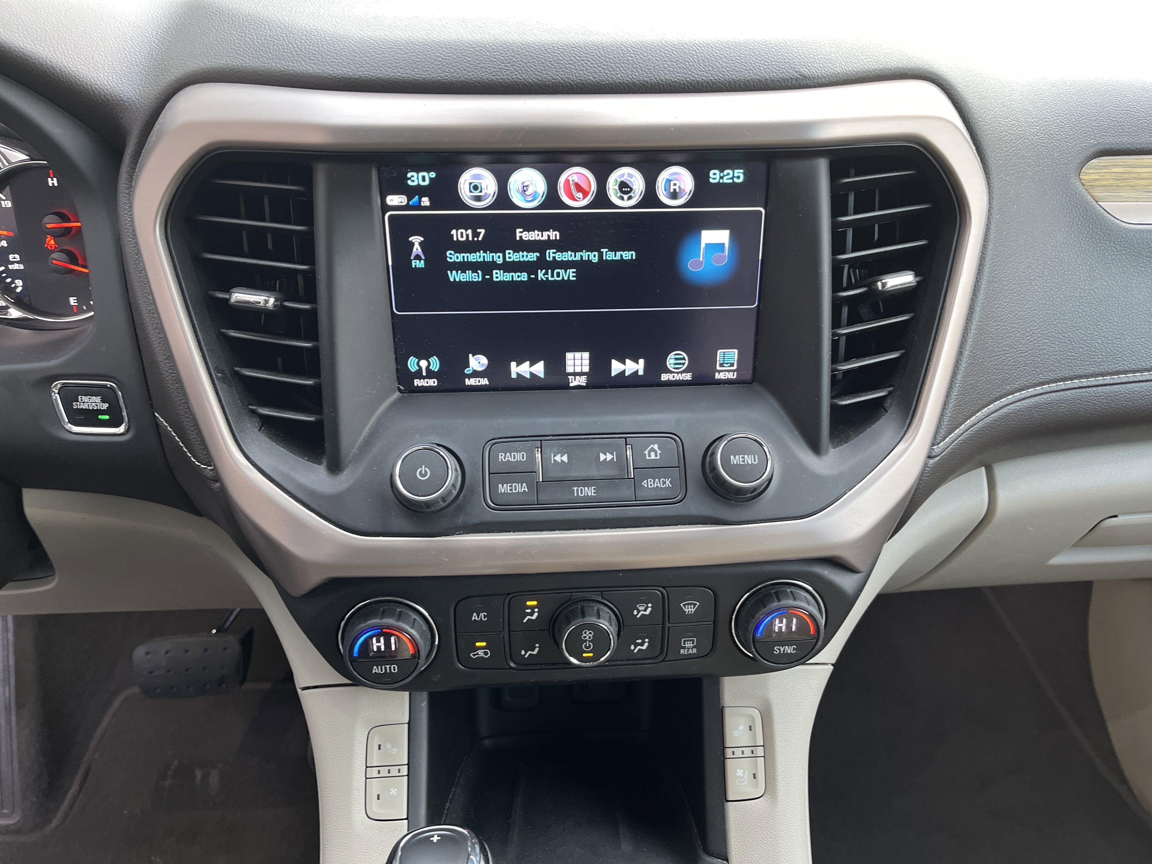 2017 GMC Acadia Denali