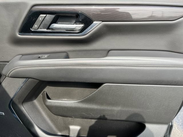 2025 GMC Yukon Elevation