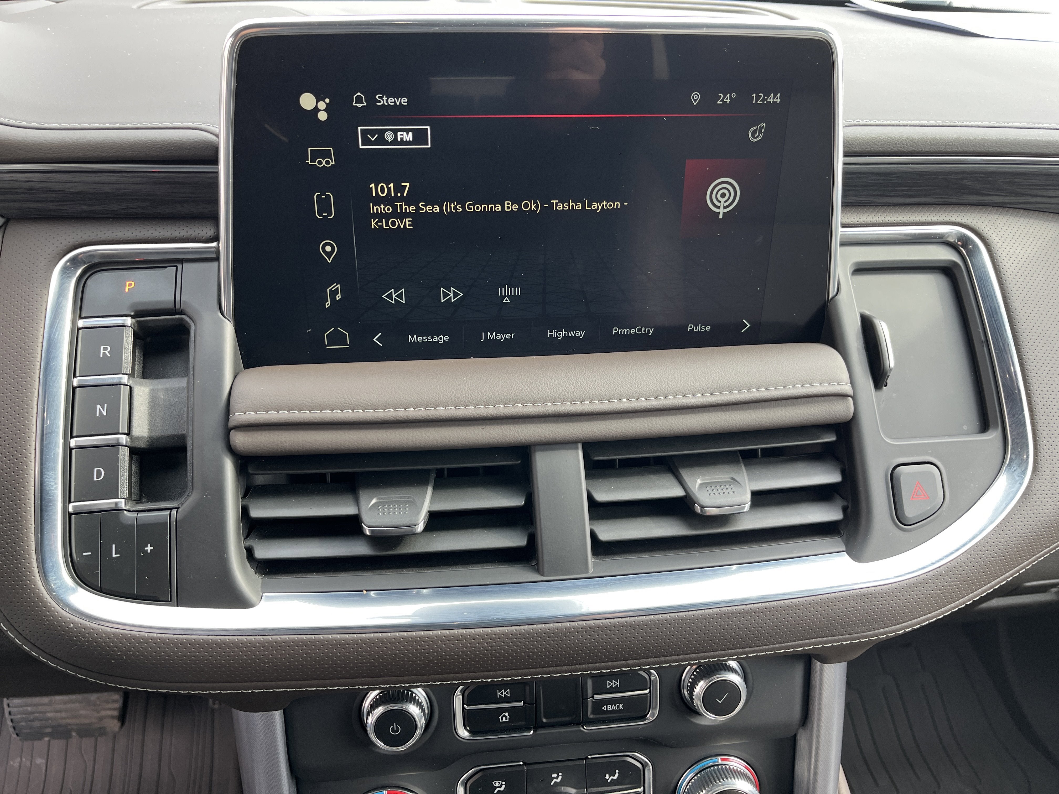 2024 GMC Yukon XL SLT