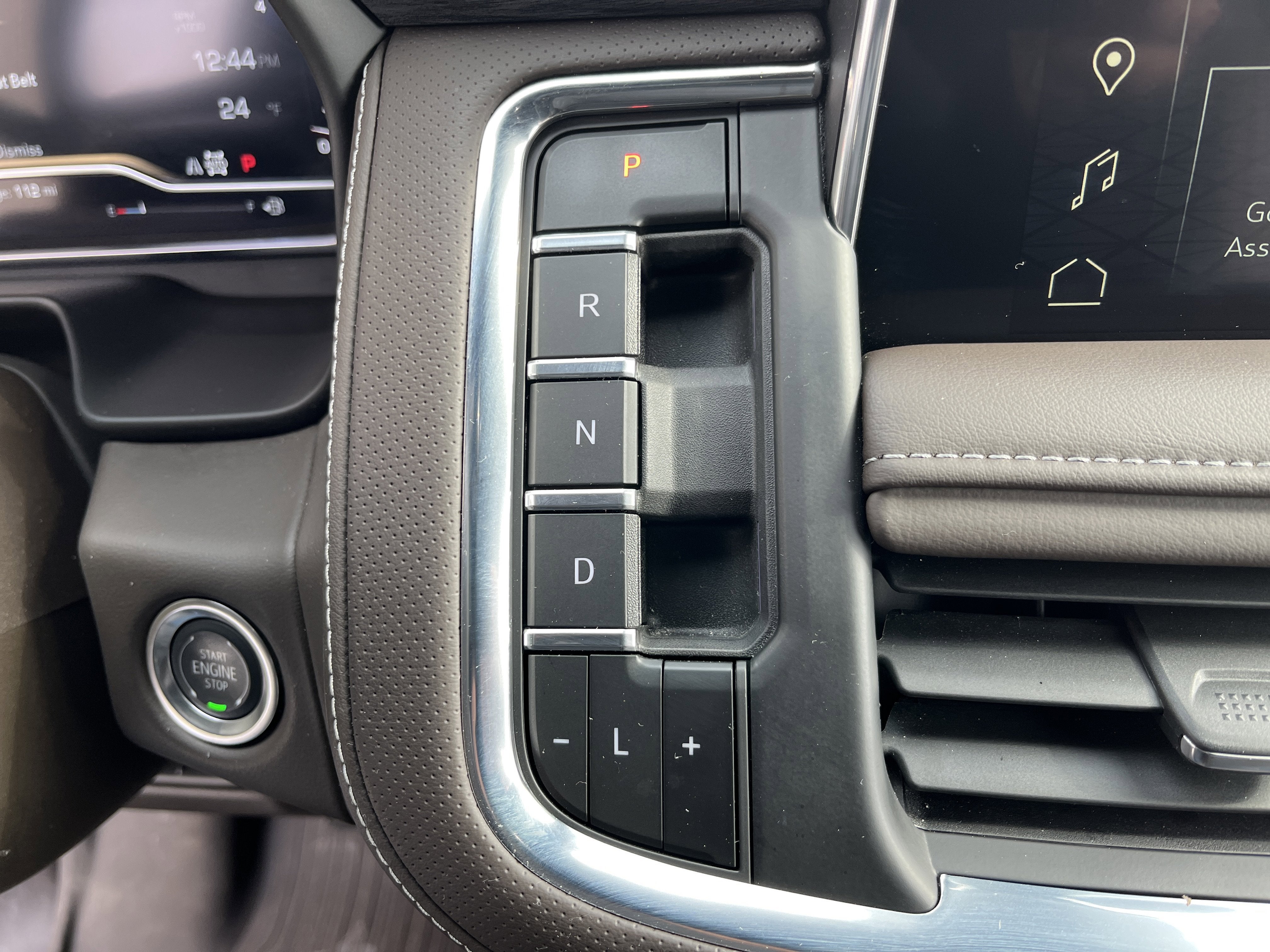 2024 GMC Yukon XL SLT