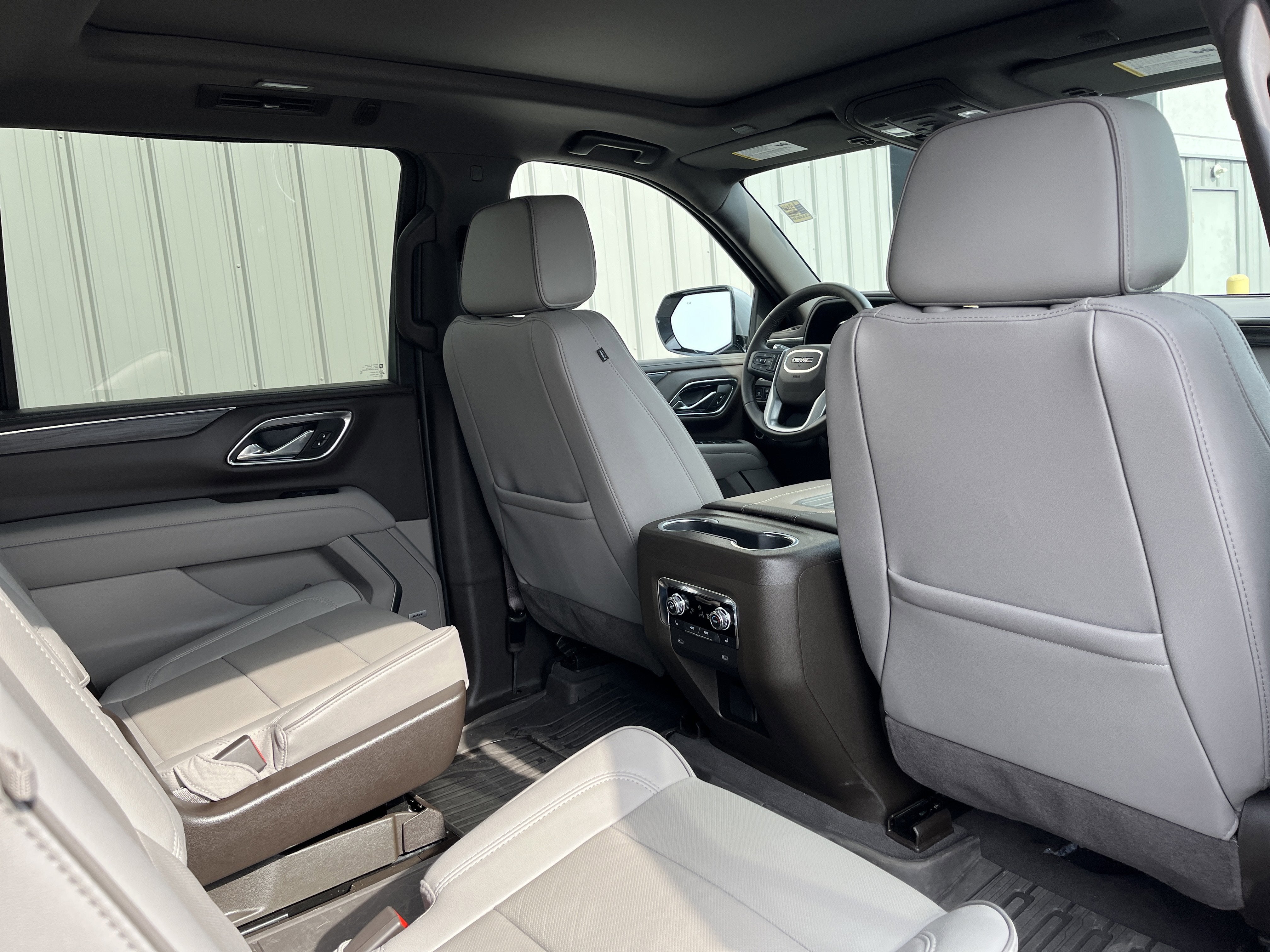 2024 GMC Yukon XL SLT