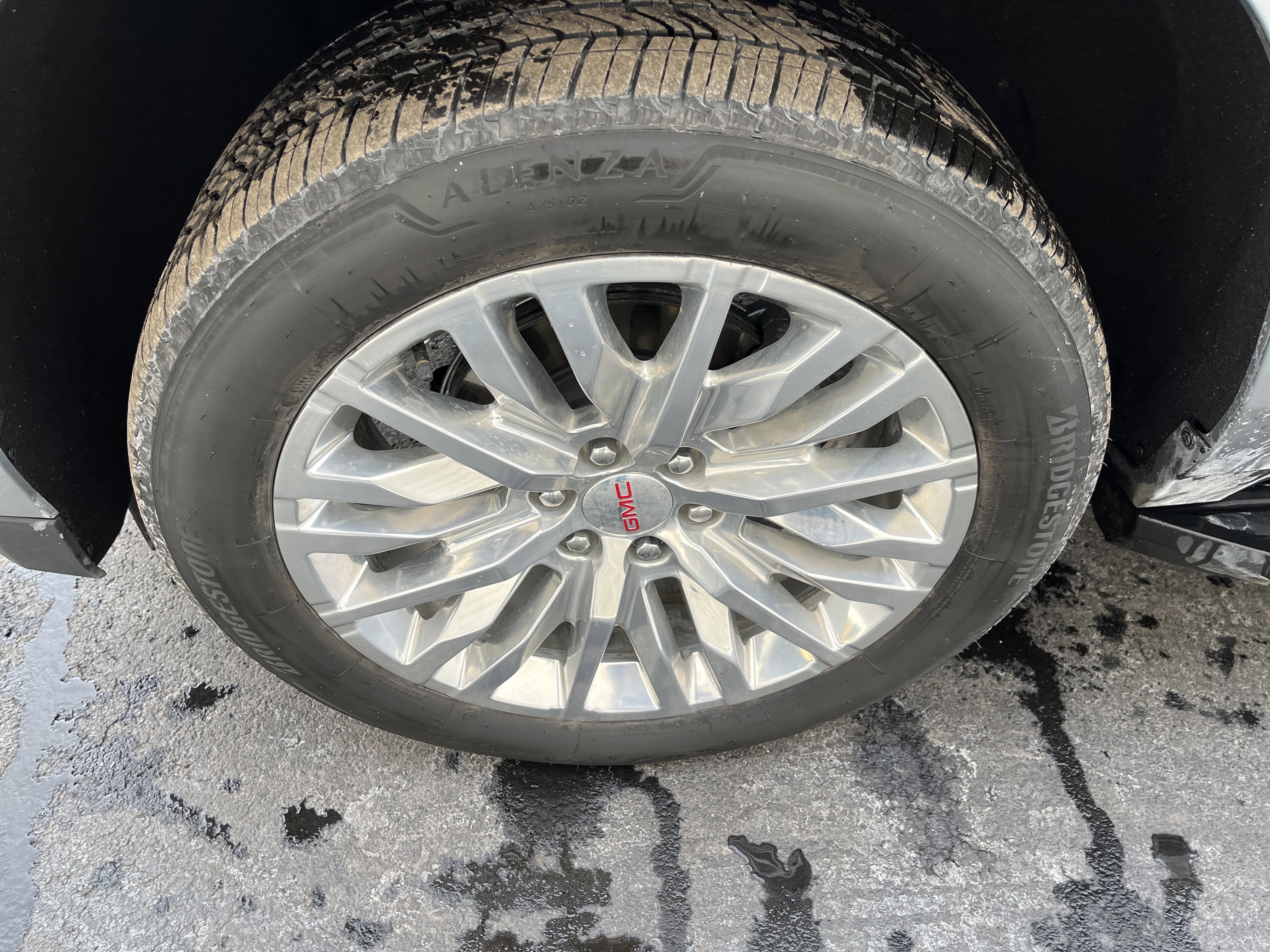 2024 GMC Yukon XL SLT