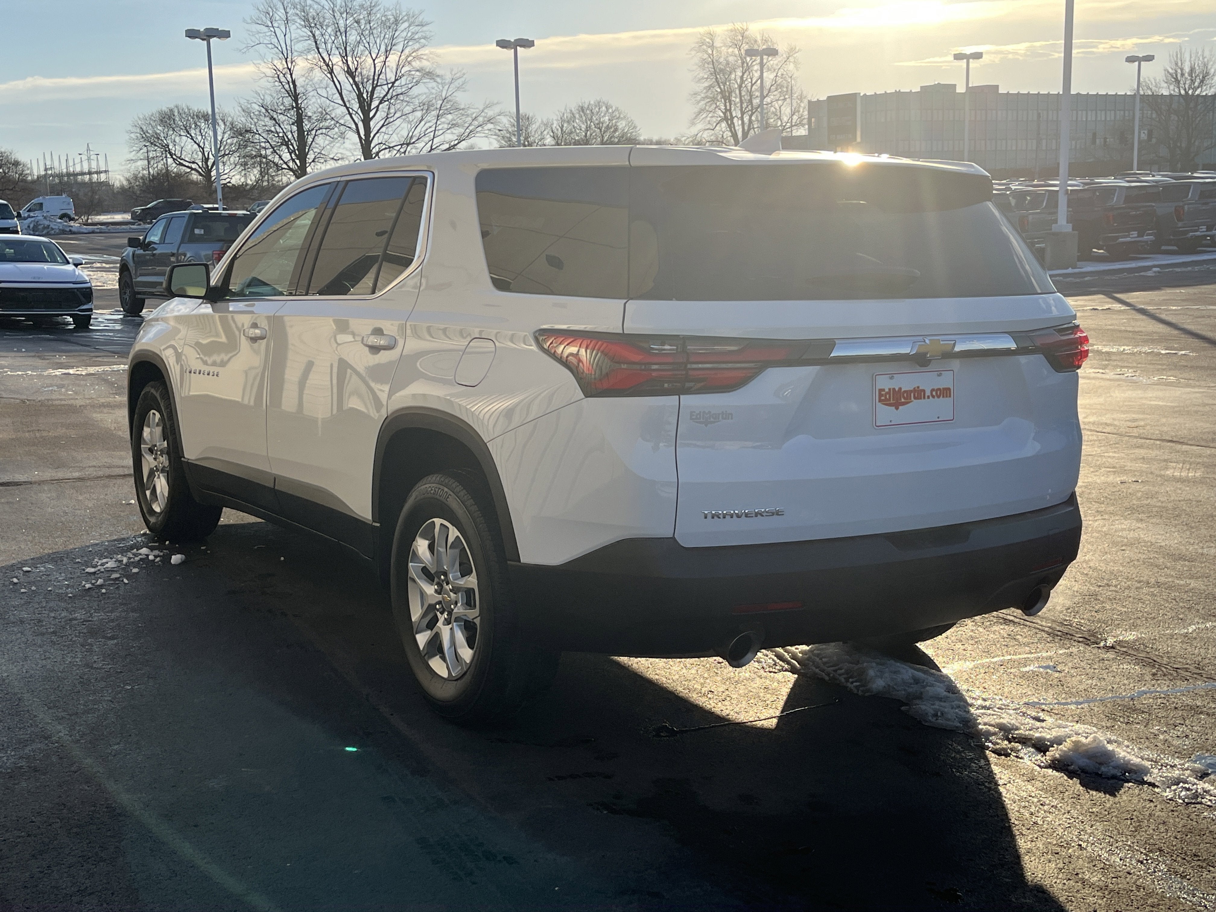 2023 Chevrolet Traverse LS