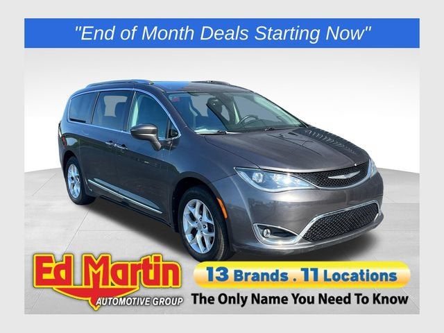 2017 Chrysler Pacifica Touring-L Plus