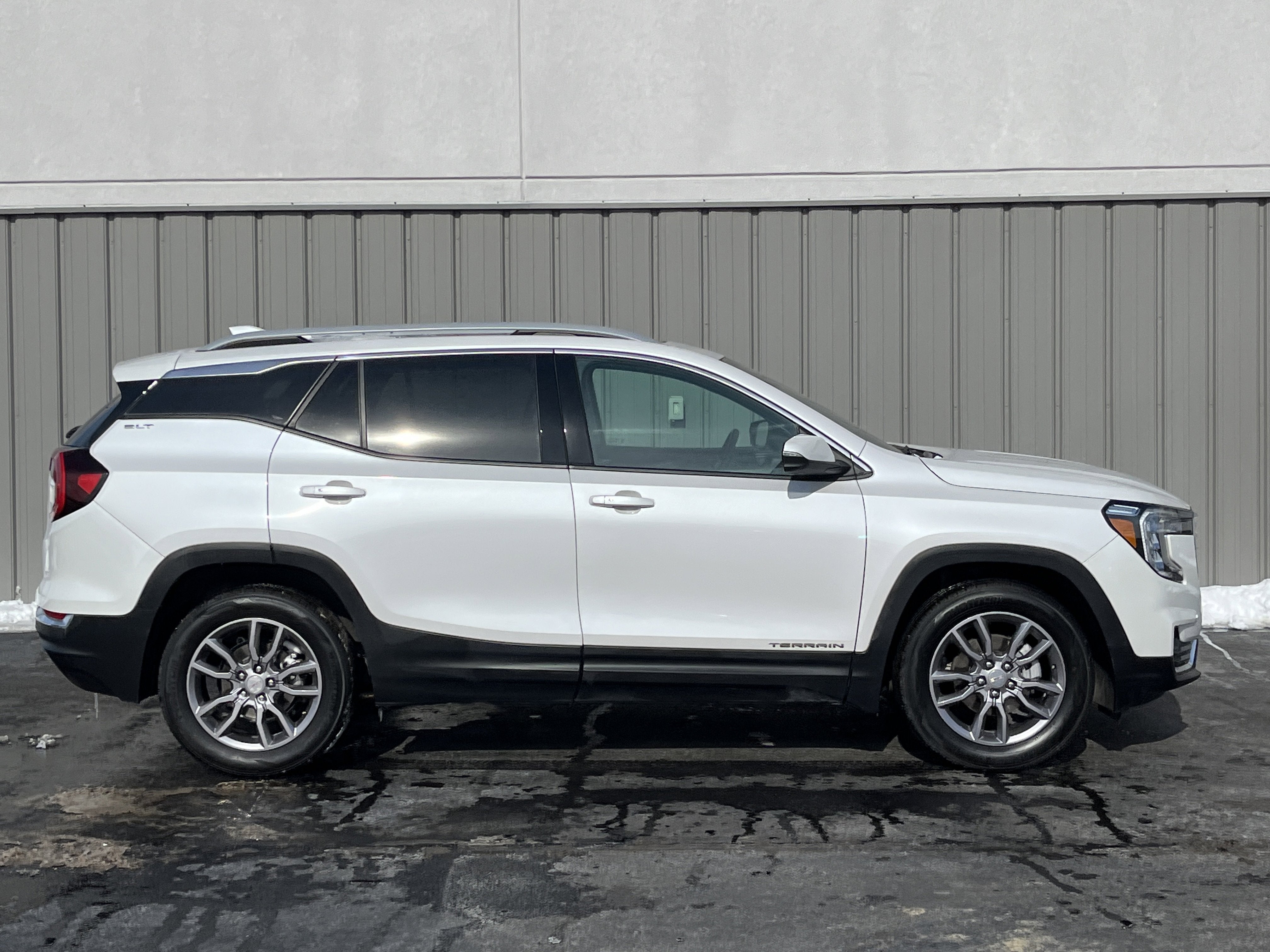 2023 GMC Terrain SLT