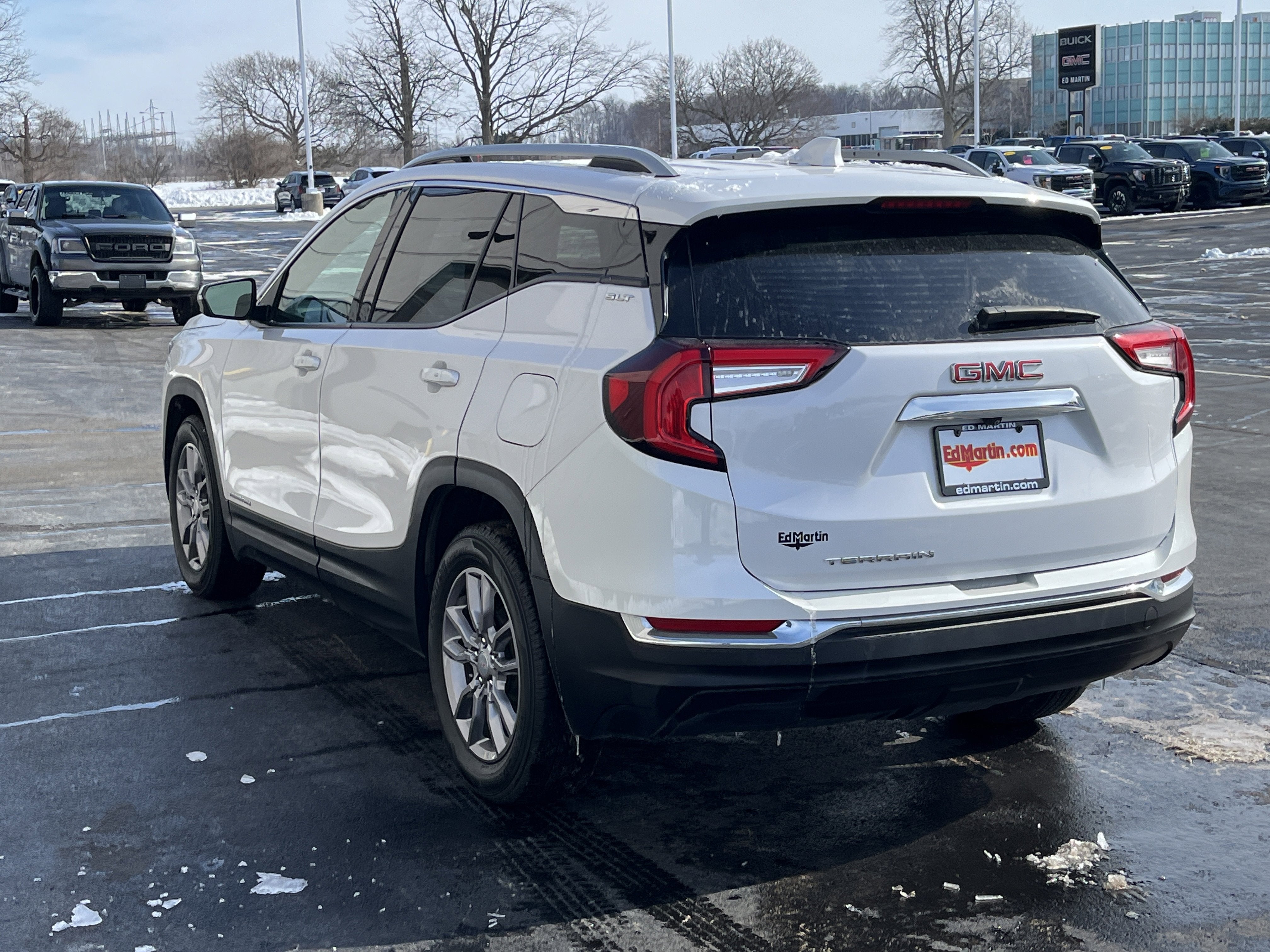 2023 GMC Terrain SLT
