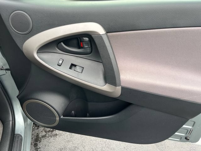 2006 Toyota RAV4 Base