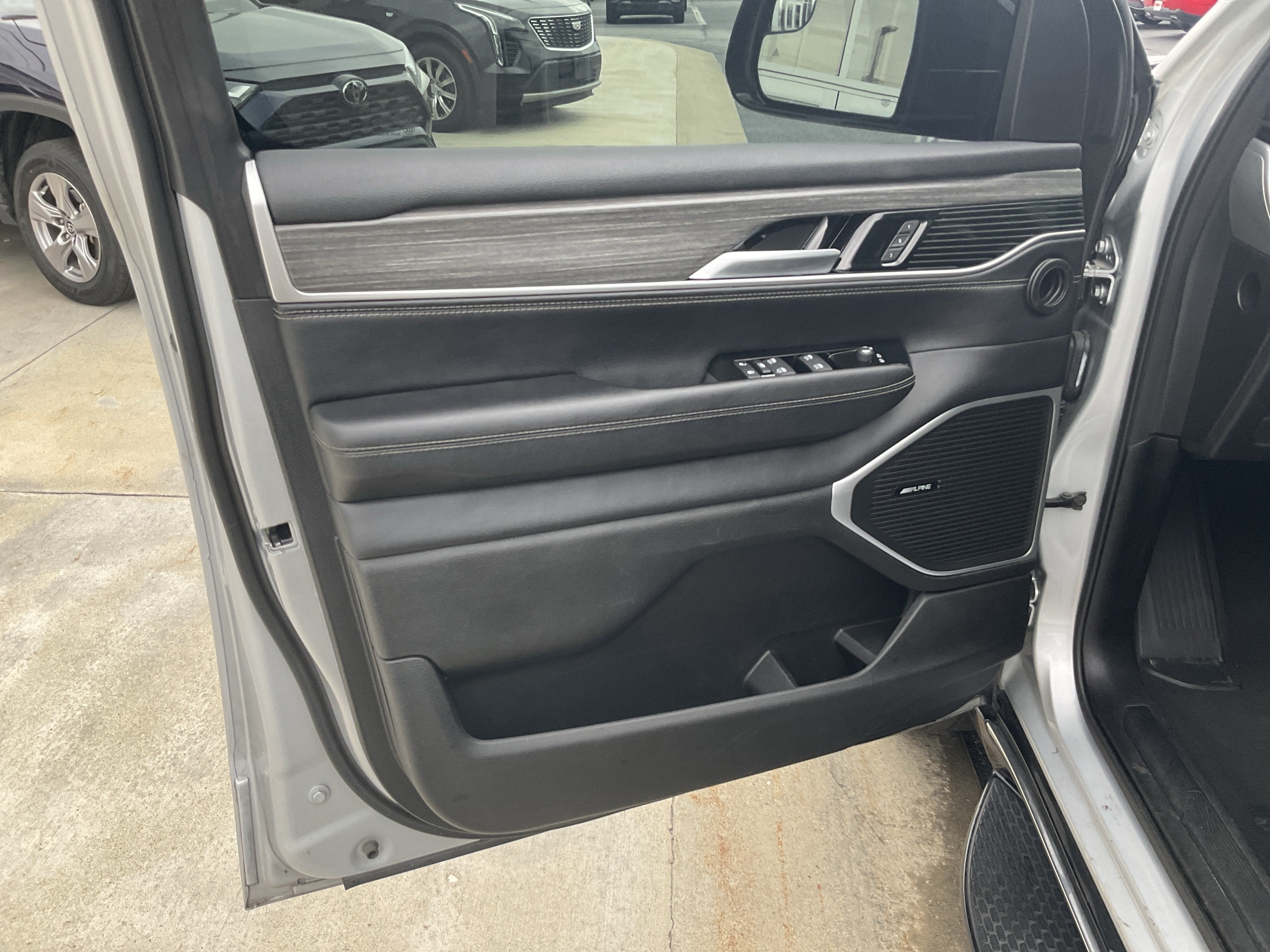 2024 Jeep Wagoneer Series II