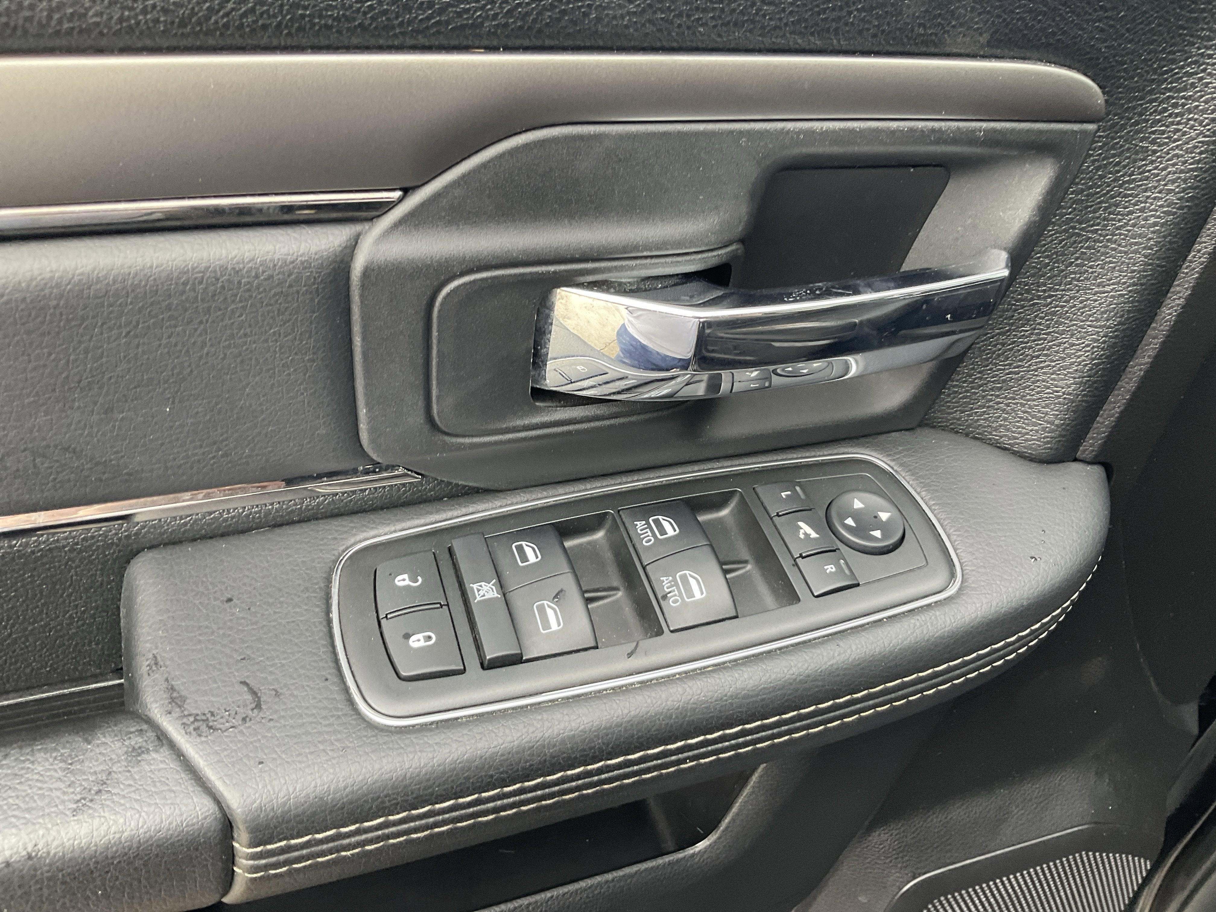2015 RAM 1500 Sport