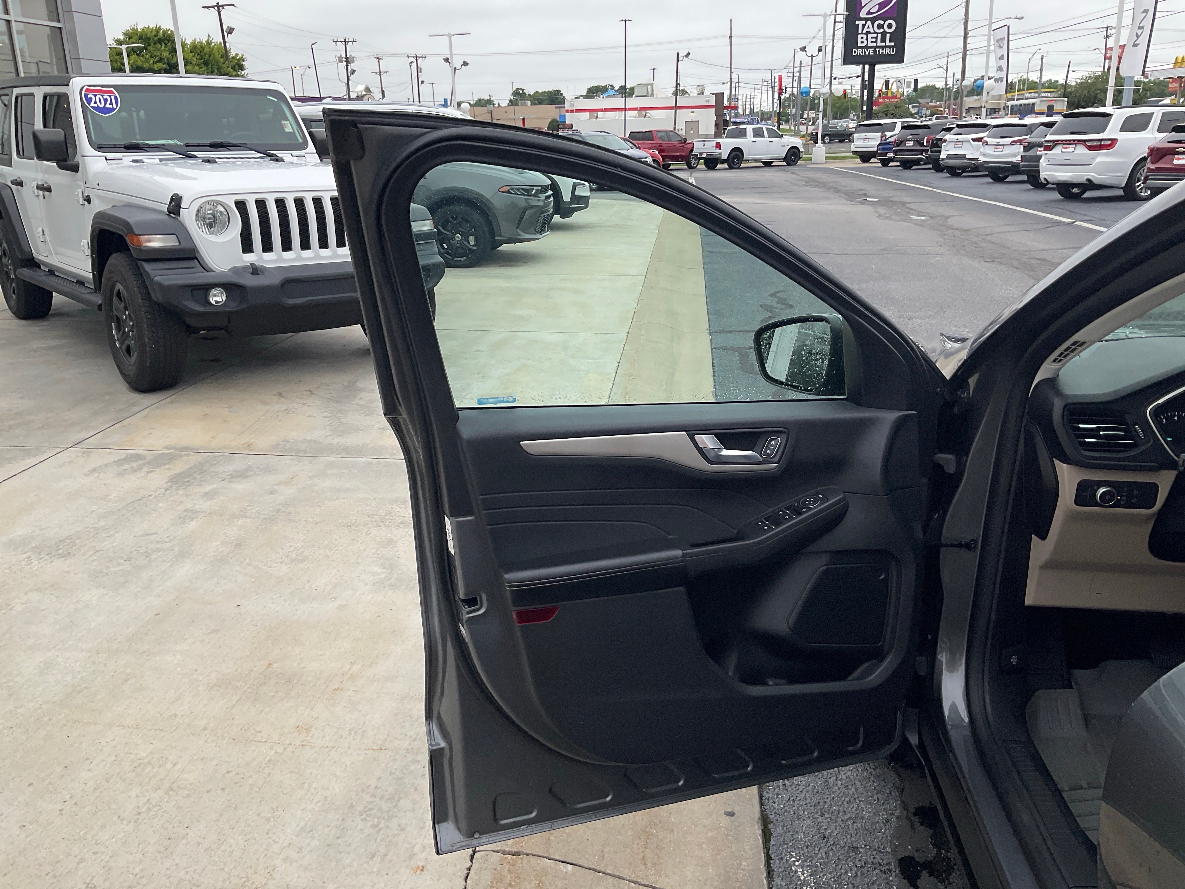 2022 Ford Escape SEL