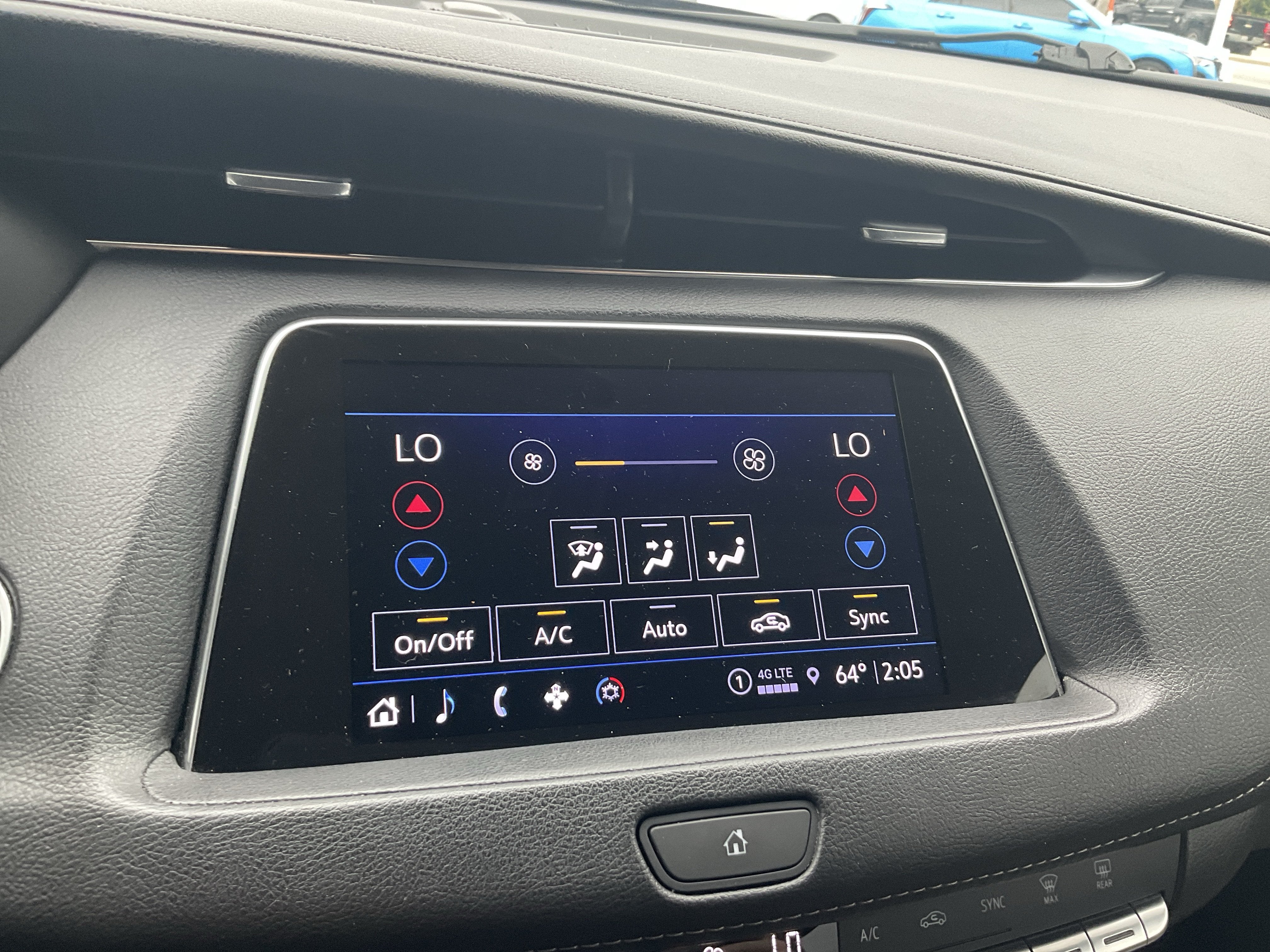 2022 Cadillac XT4 Premium Luxury