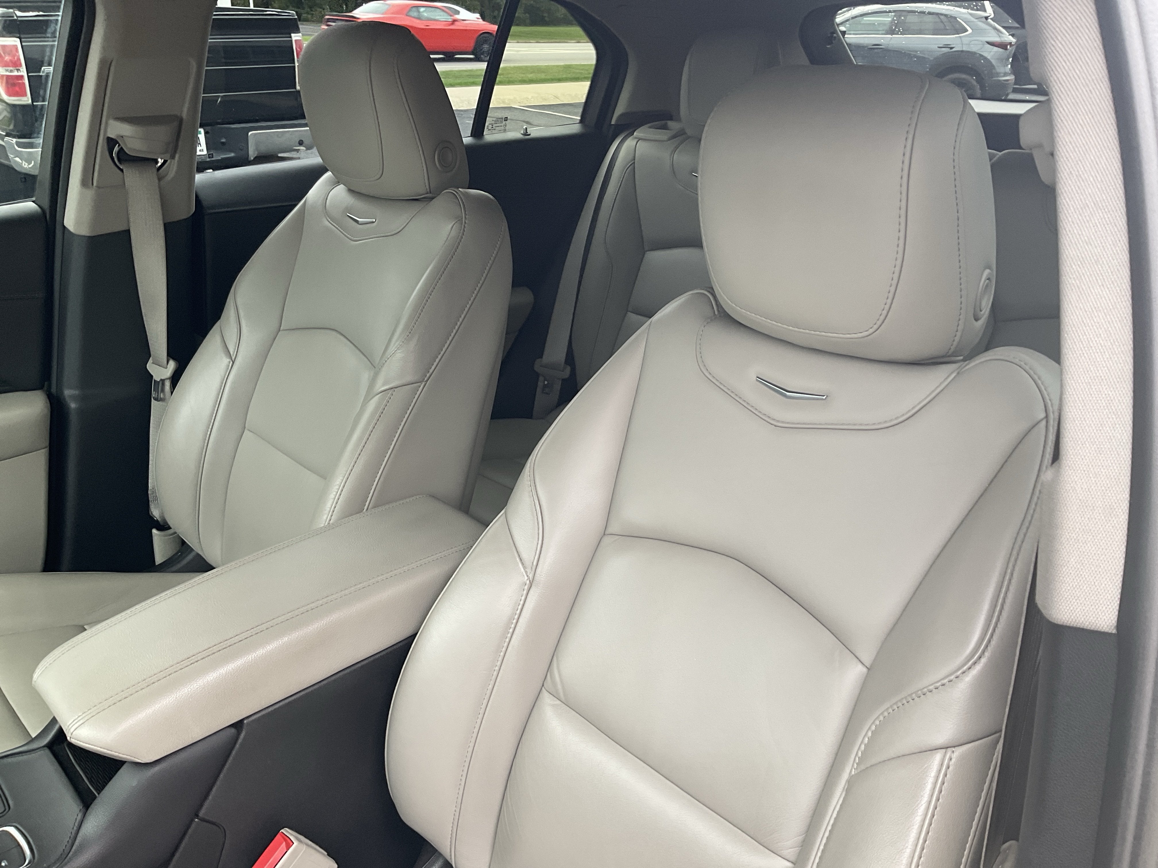 2022 Cadillac XT4 Premium Luxury