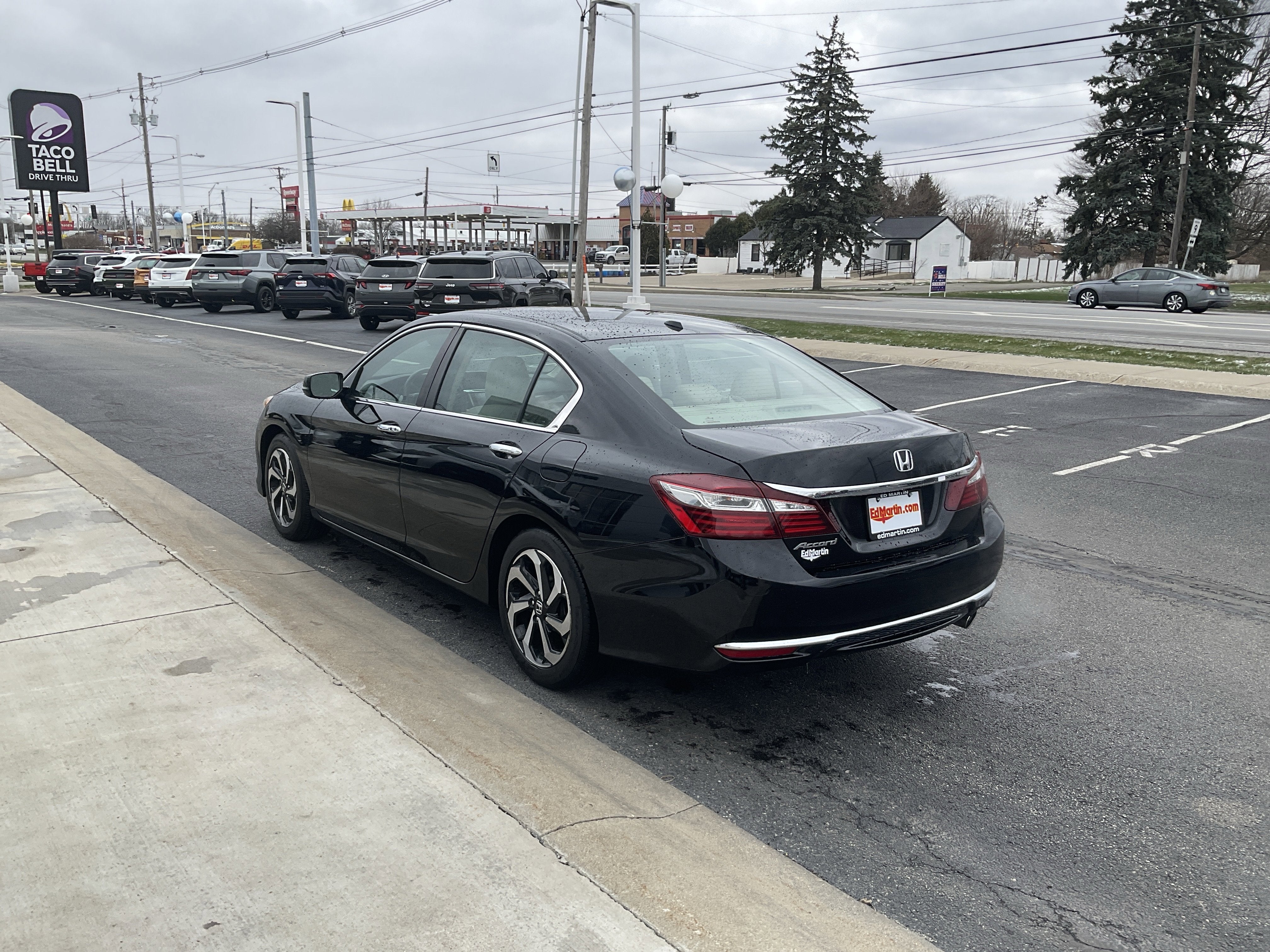 2017 Honda Accord EX-L w/Navigation and Honda Sensing