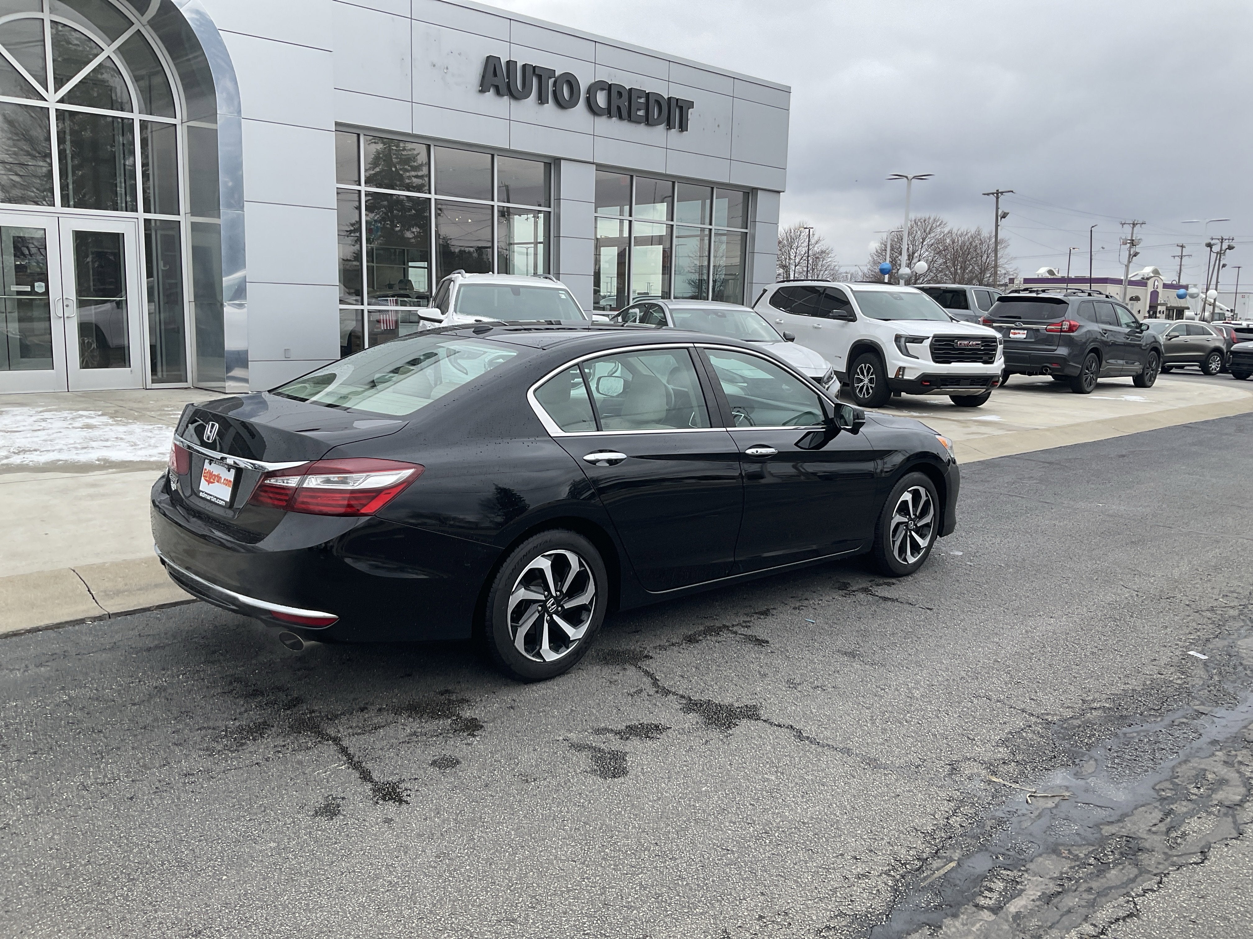 2017 Honda Accord EX-L w/Navigation and Honda Sensing