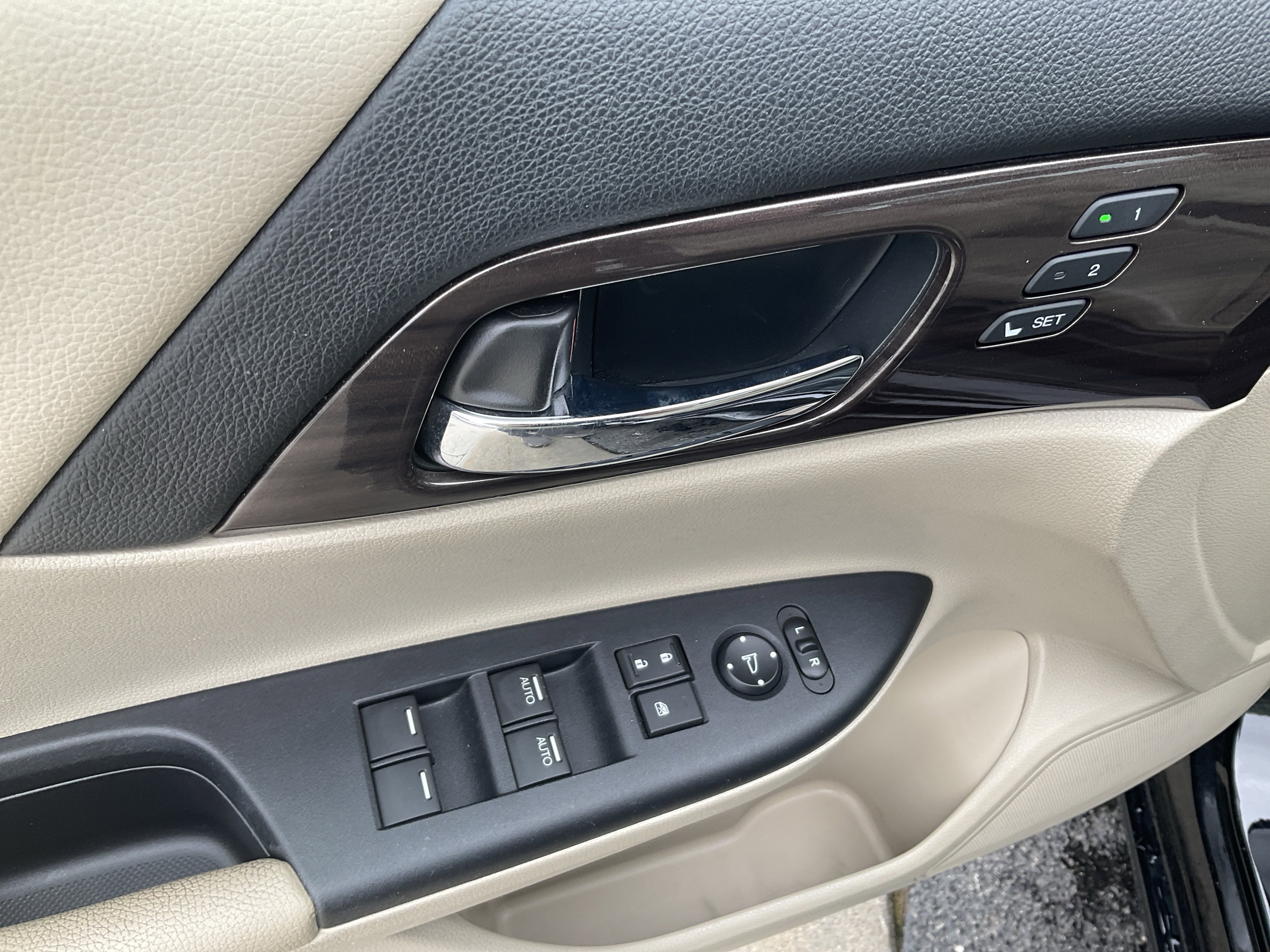 2017 Honda Accord EX-L w/Navigation and Honda Sensing