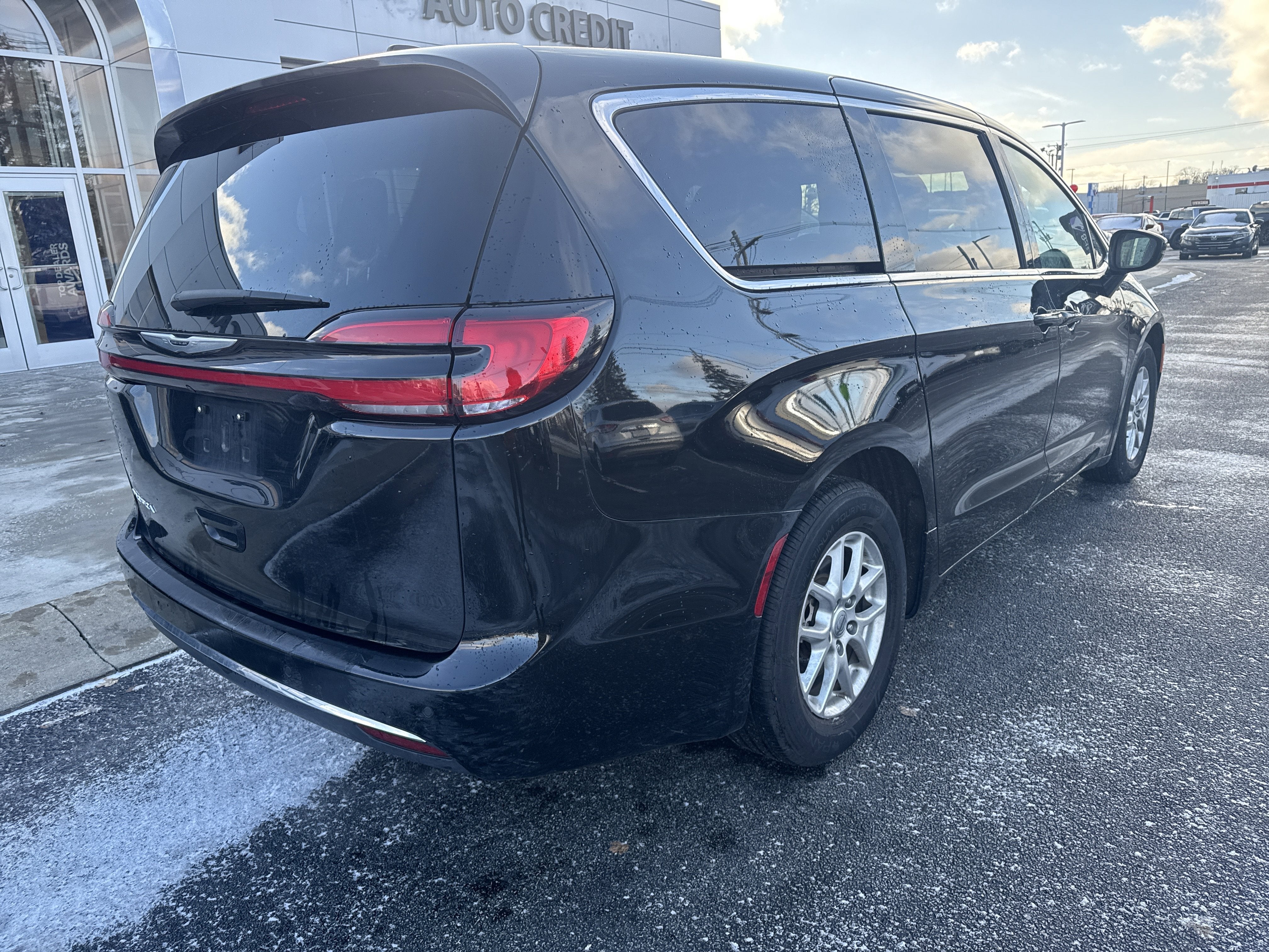 2024 Chrysler Pacifica Touring L
