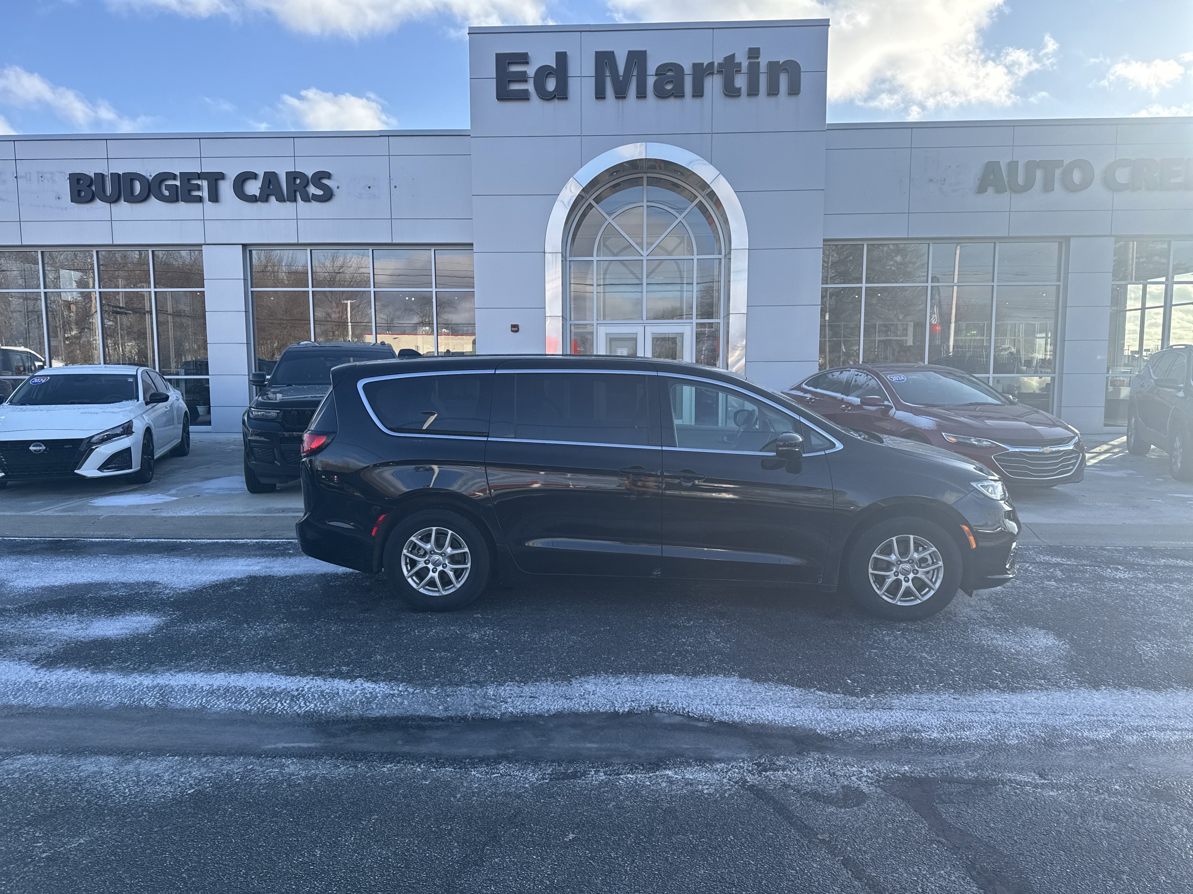 2024 Chrysler Pacifica Touring L
