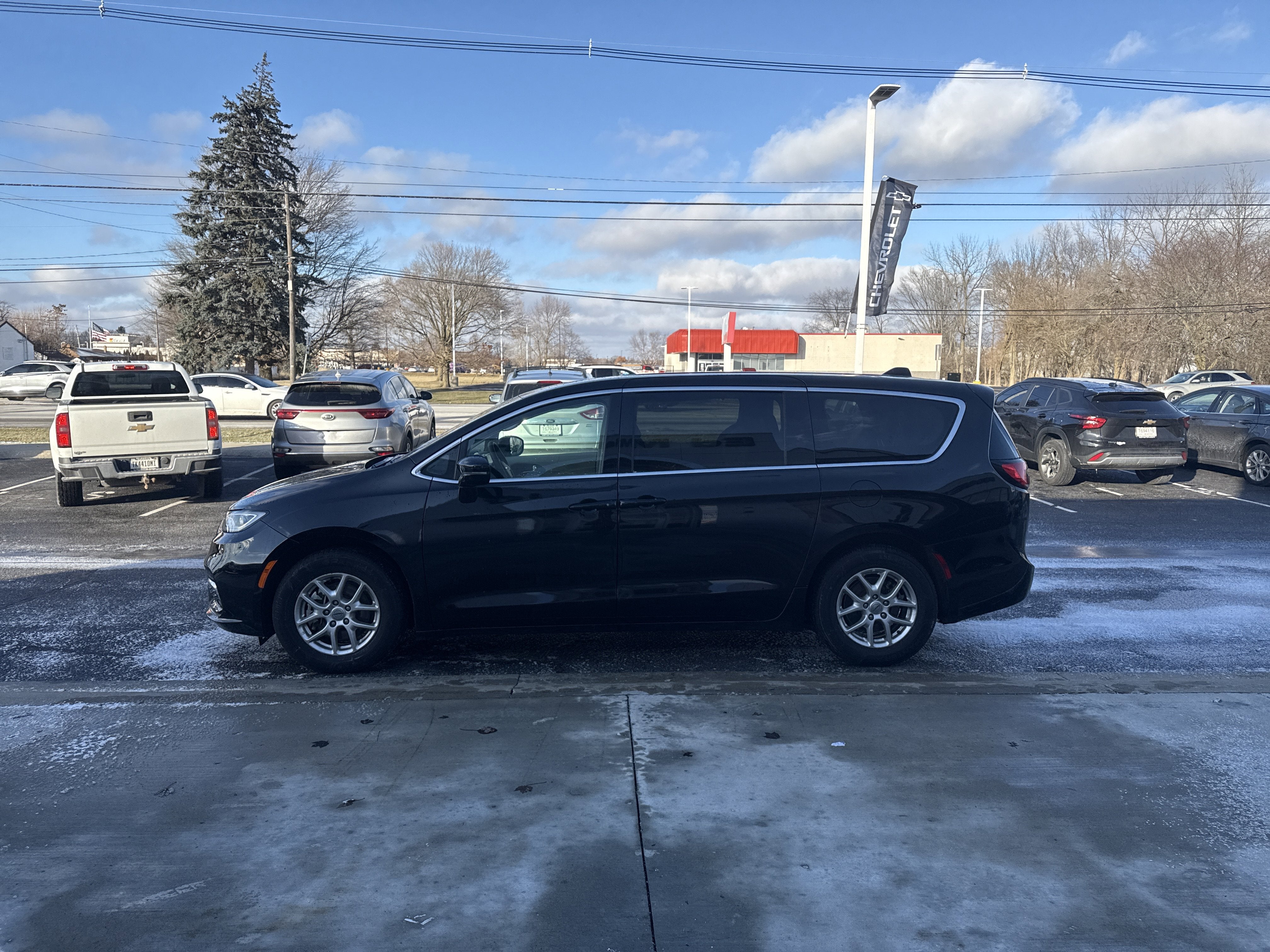 2024 Chrysler Pacifica Touring L