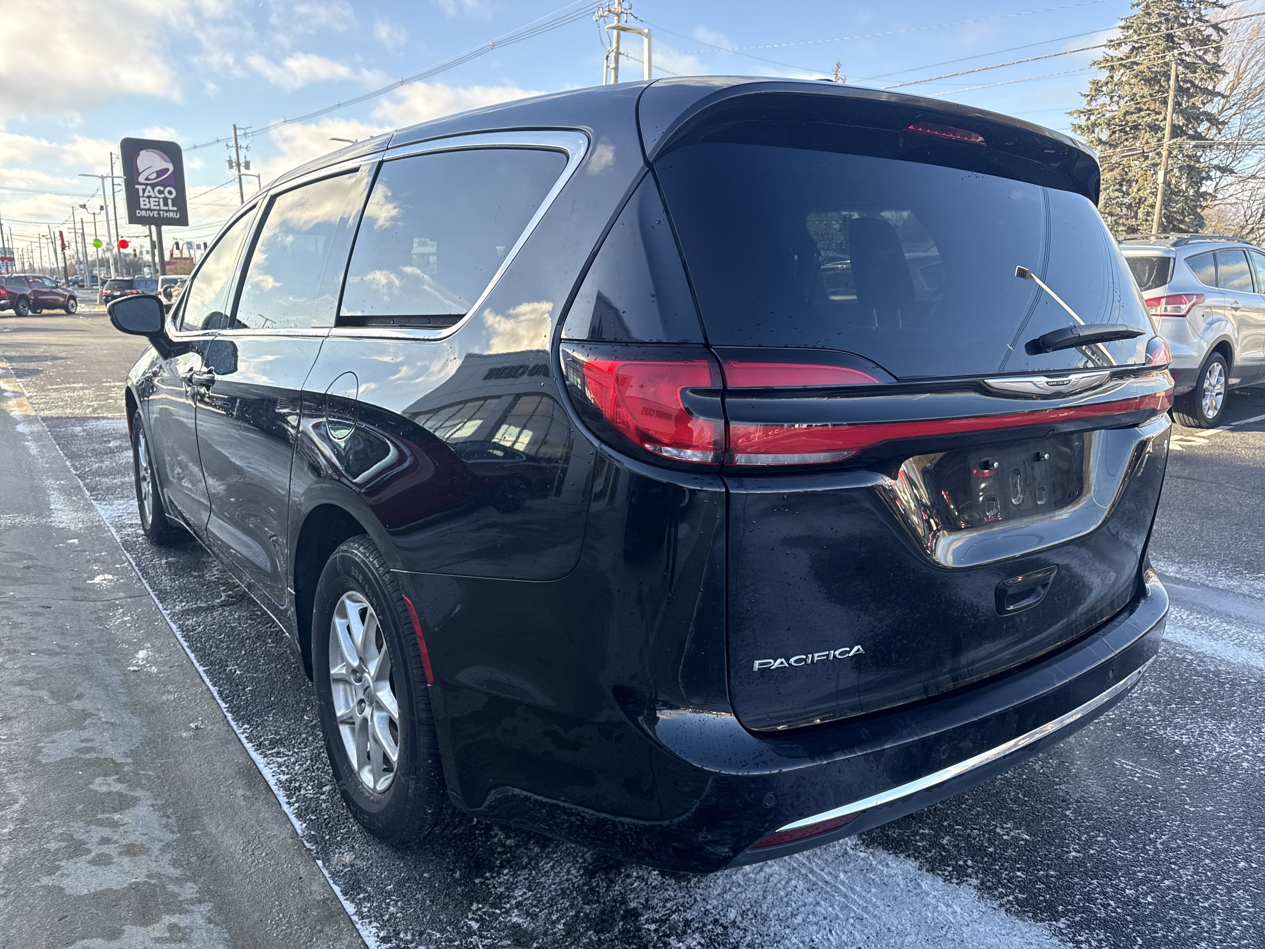2024 Chrysler Pacifica Touring L
