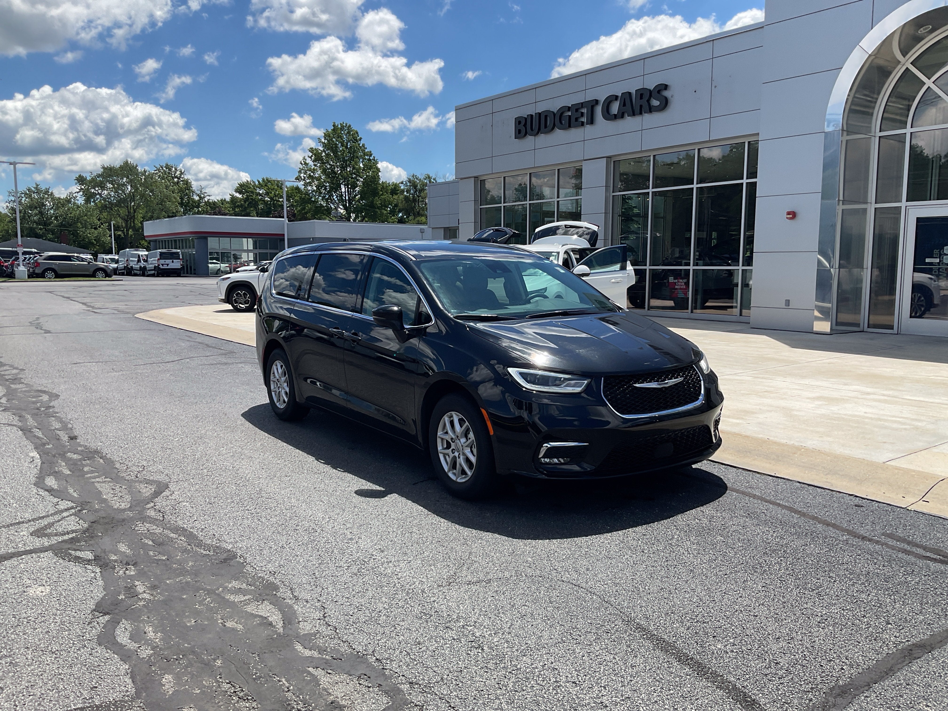 2023 Chrysler Pacifica Touring L