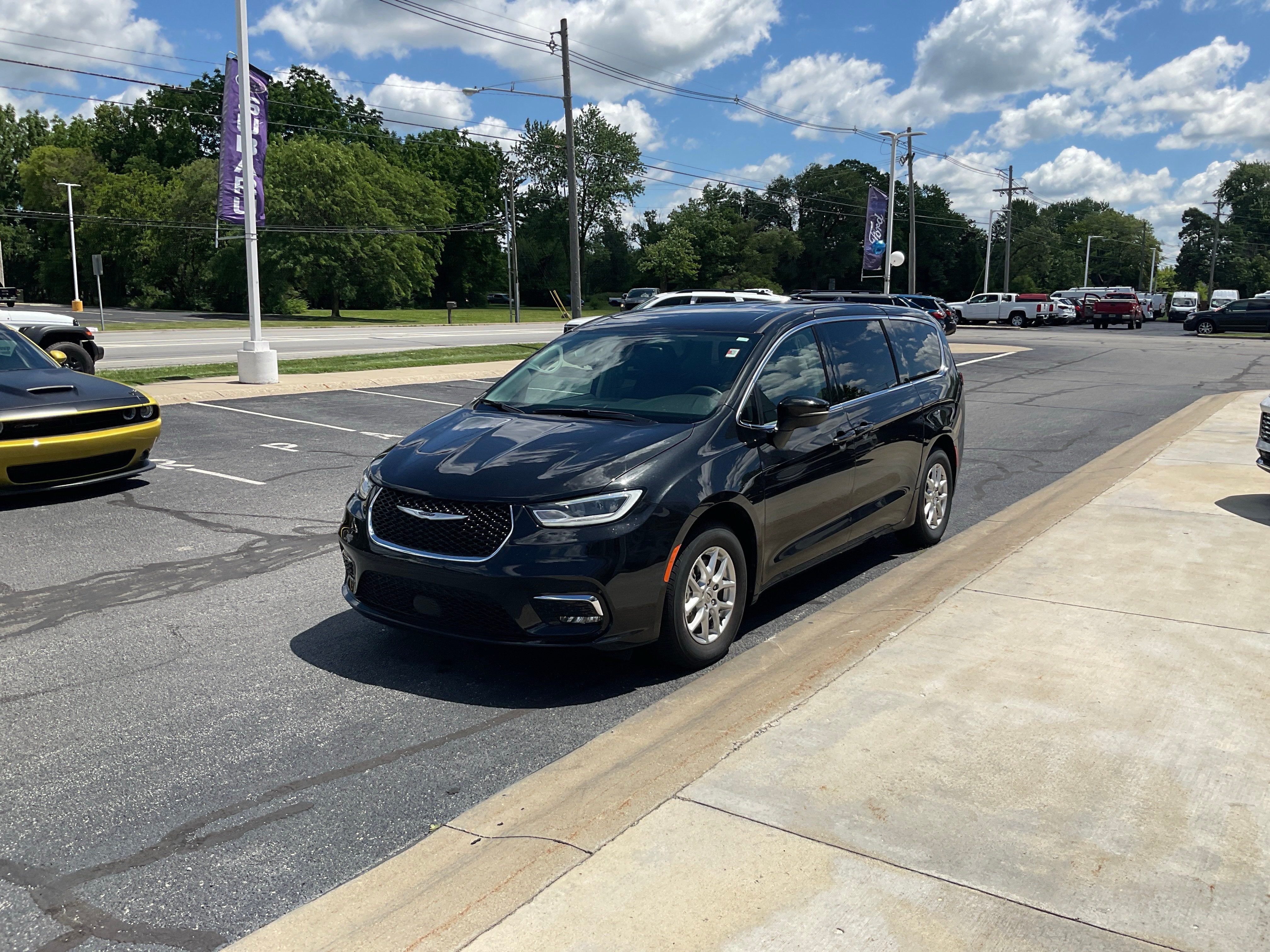 2023 Chrysler Pacifica Touring L