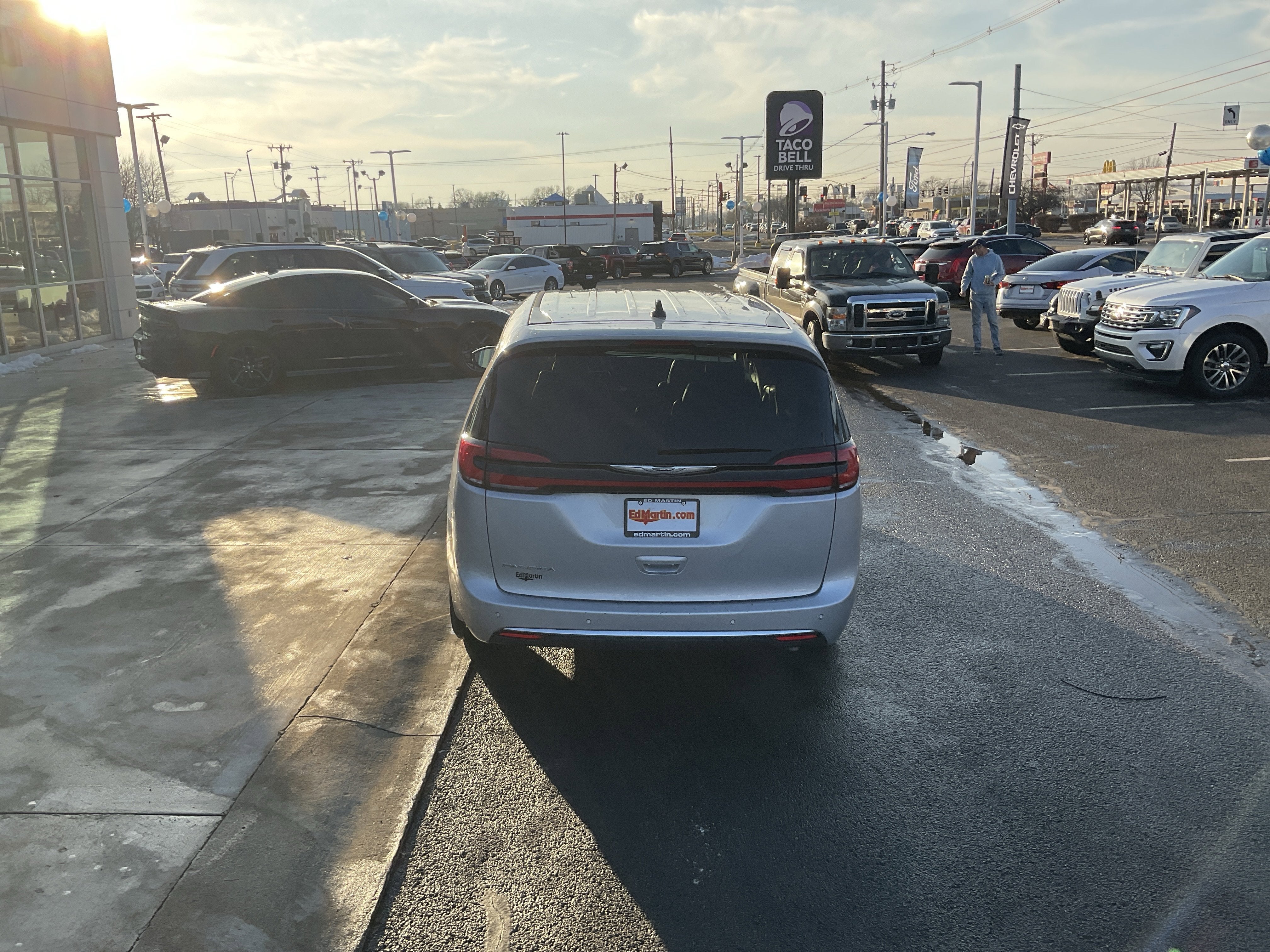 2024 Chrysler Pacifica Touring L