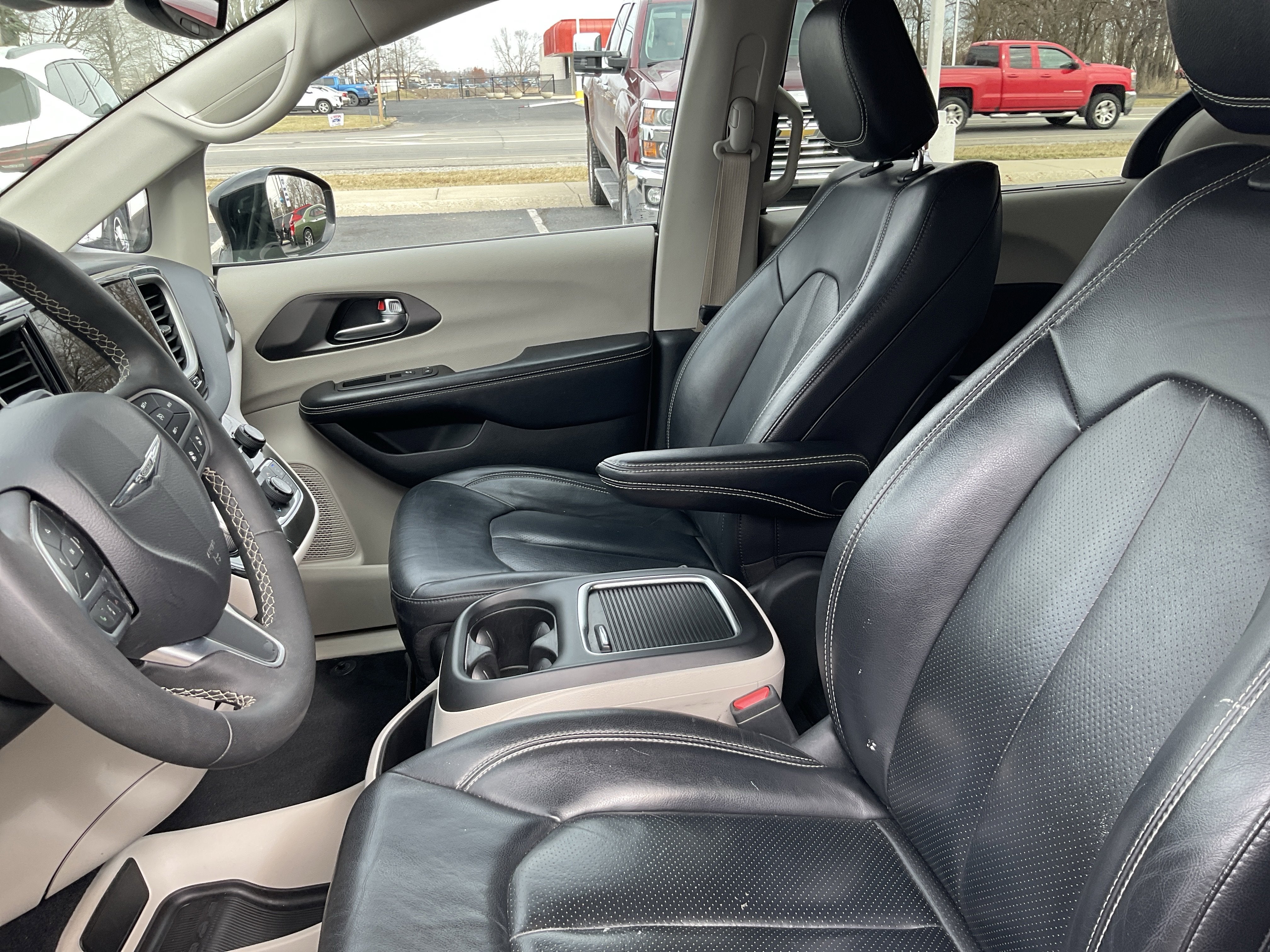 2022 Chrysler Pacifica Touring L