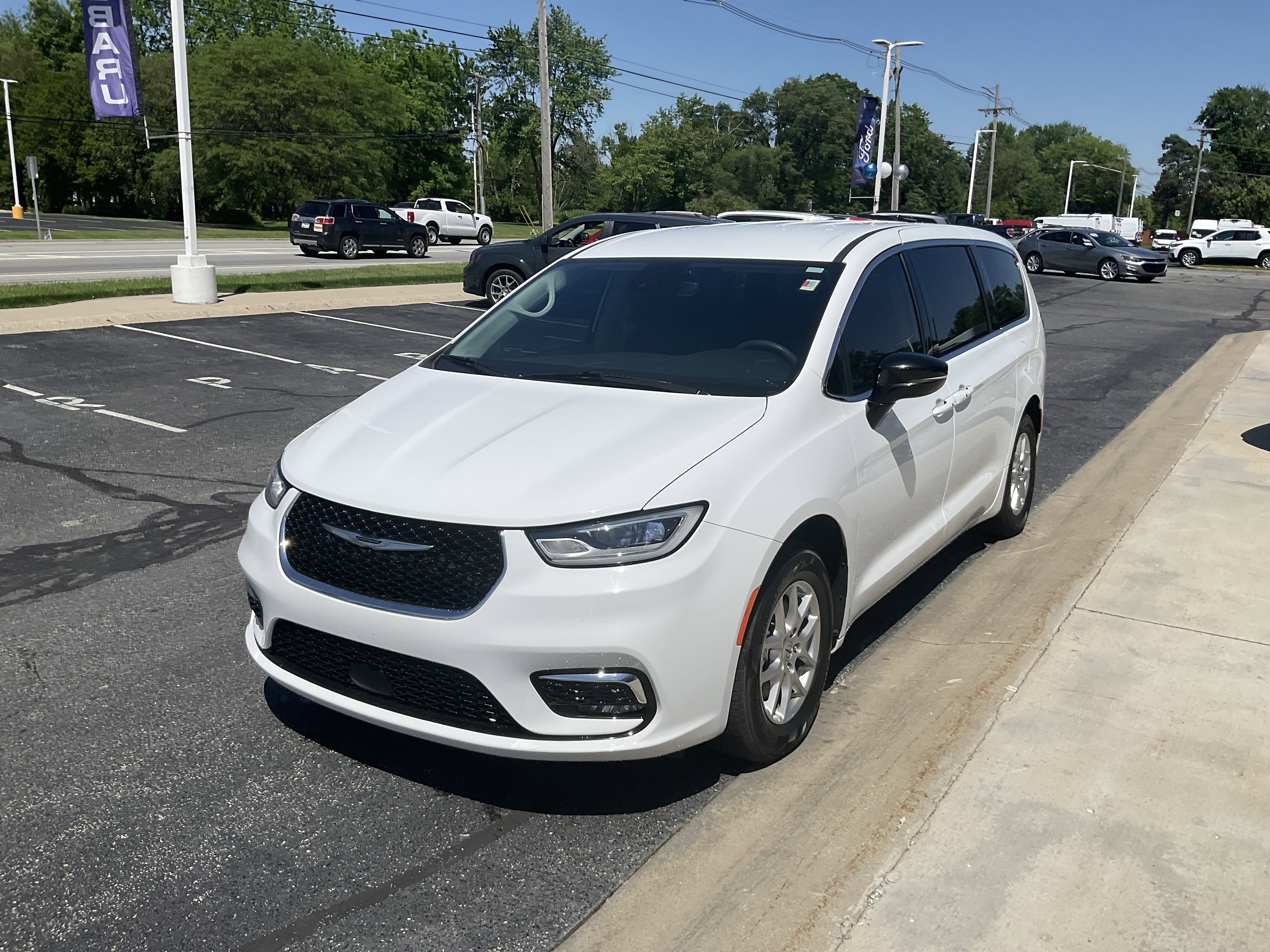 2024 Chrysler Pacifica Touring L