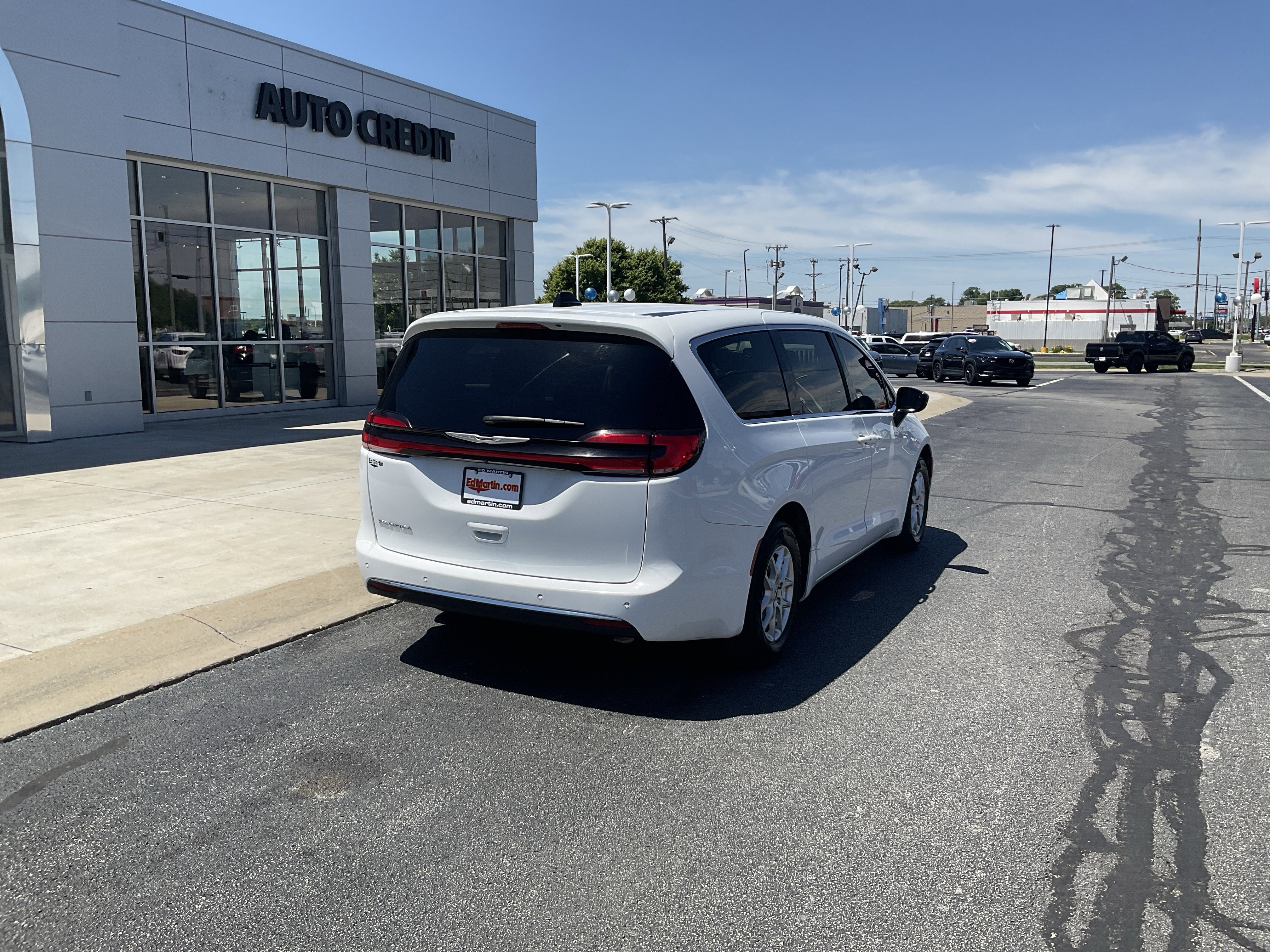 2024 Chrysler Pacifica Touring L