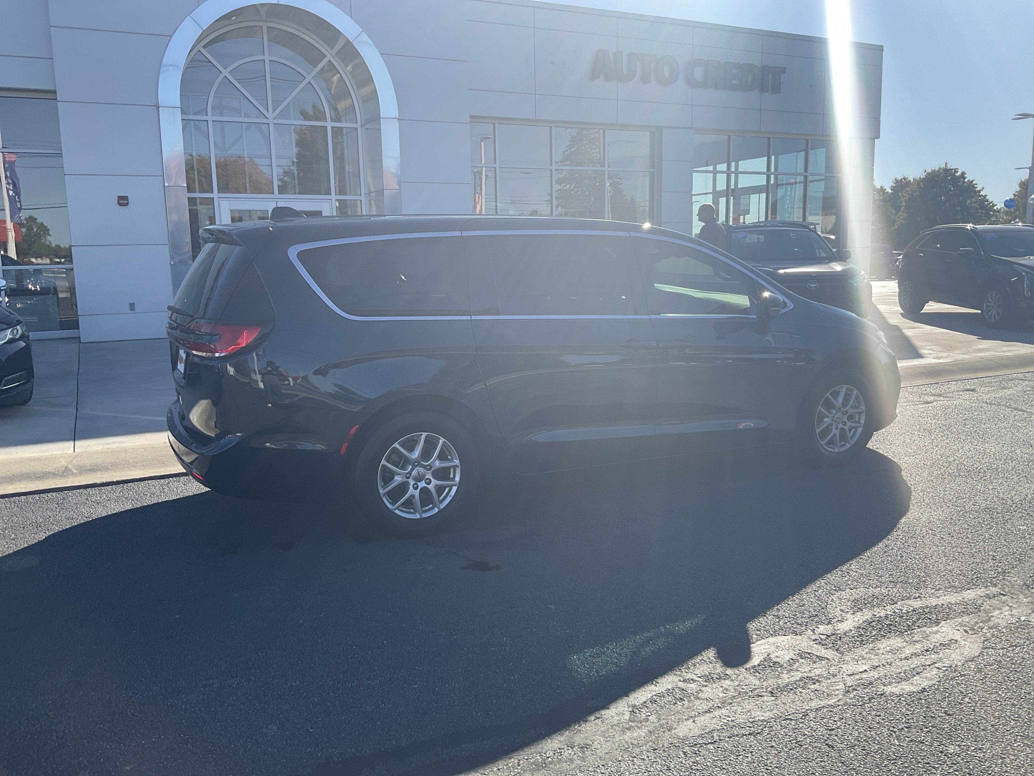2025 Chrysler Pacifica Select