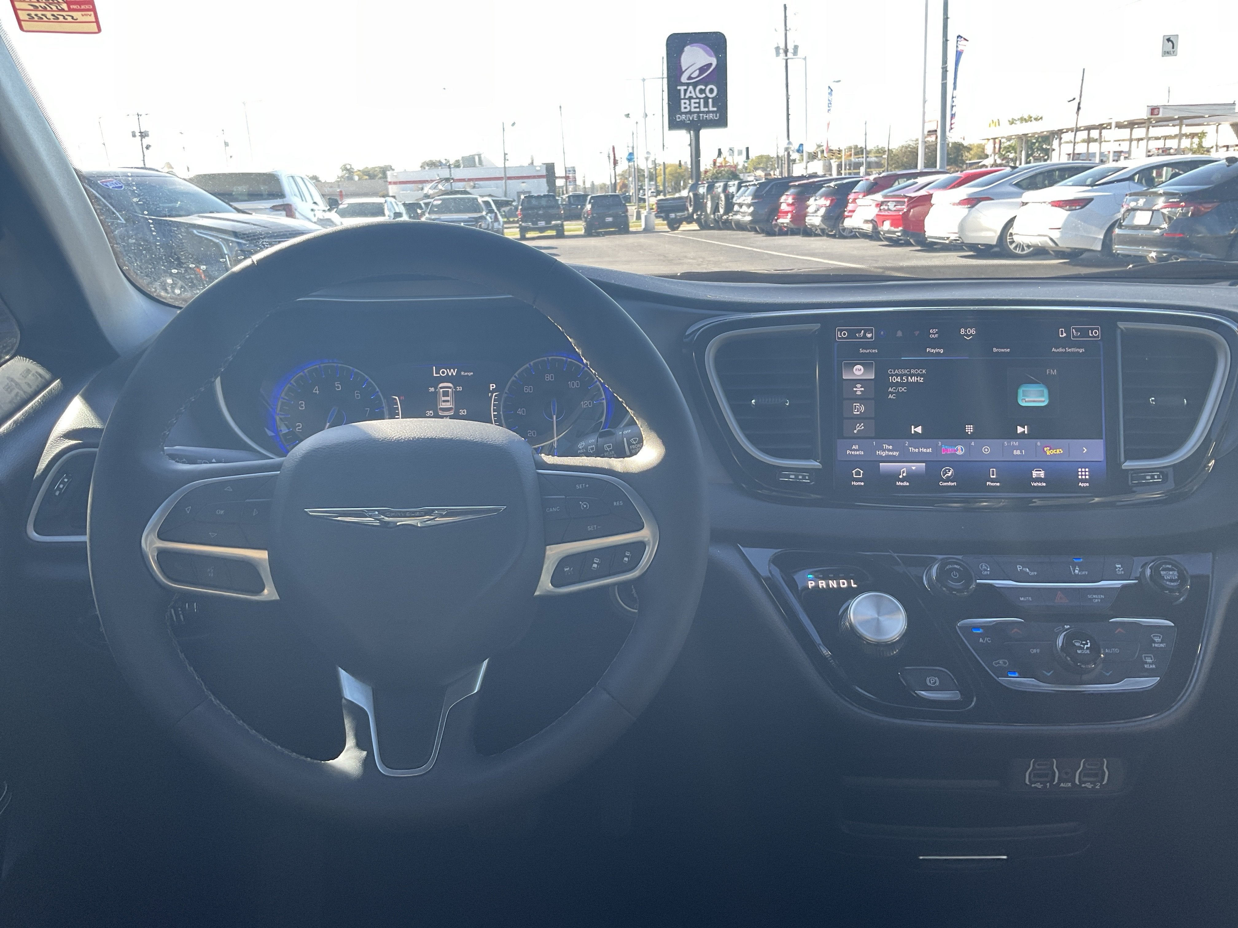 2025 Chrysler Pacifica Select