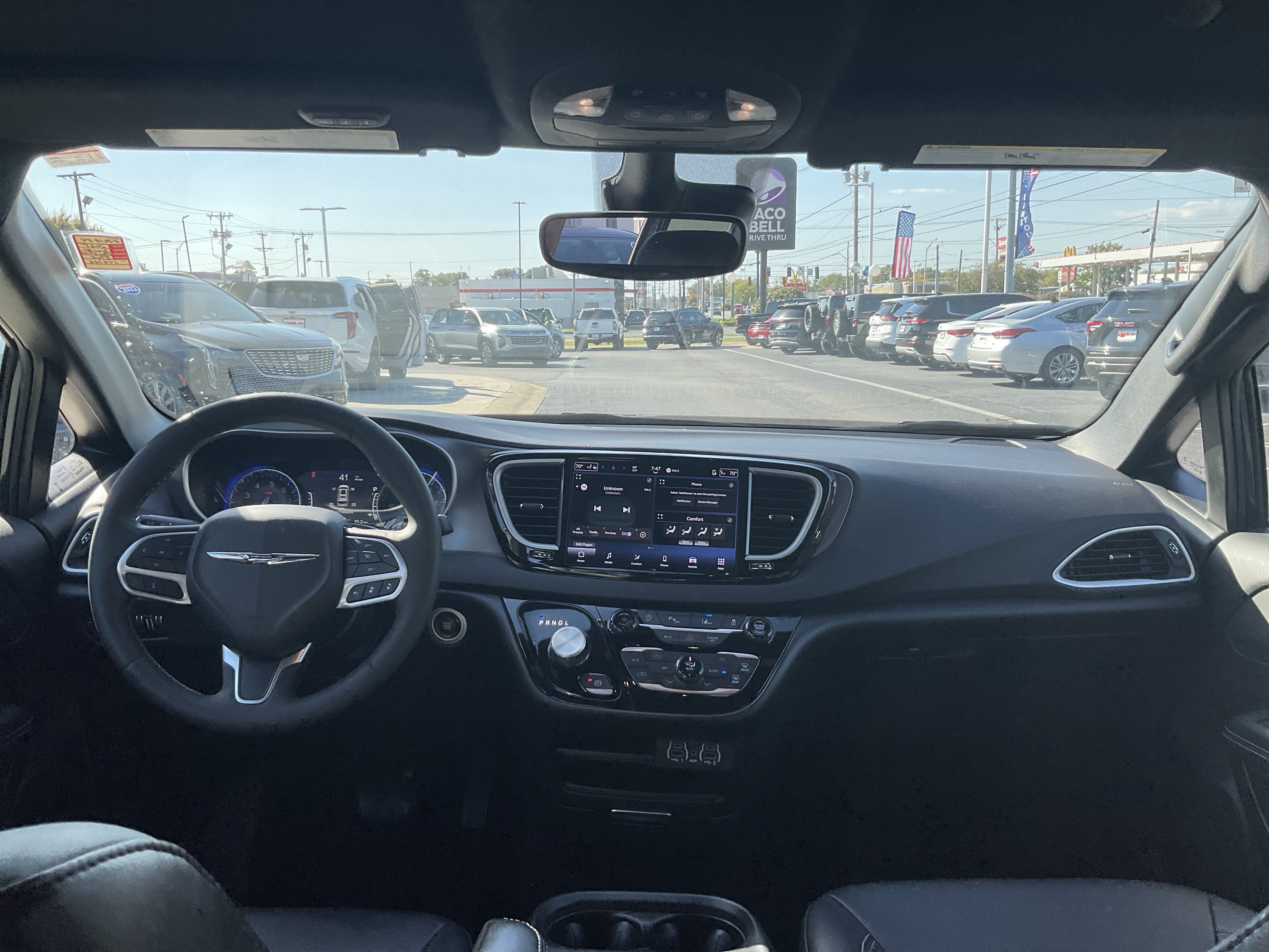 2025 Chrysler Pacifica Select