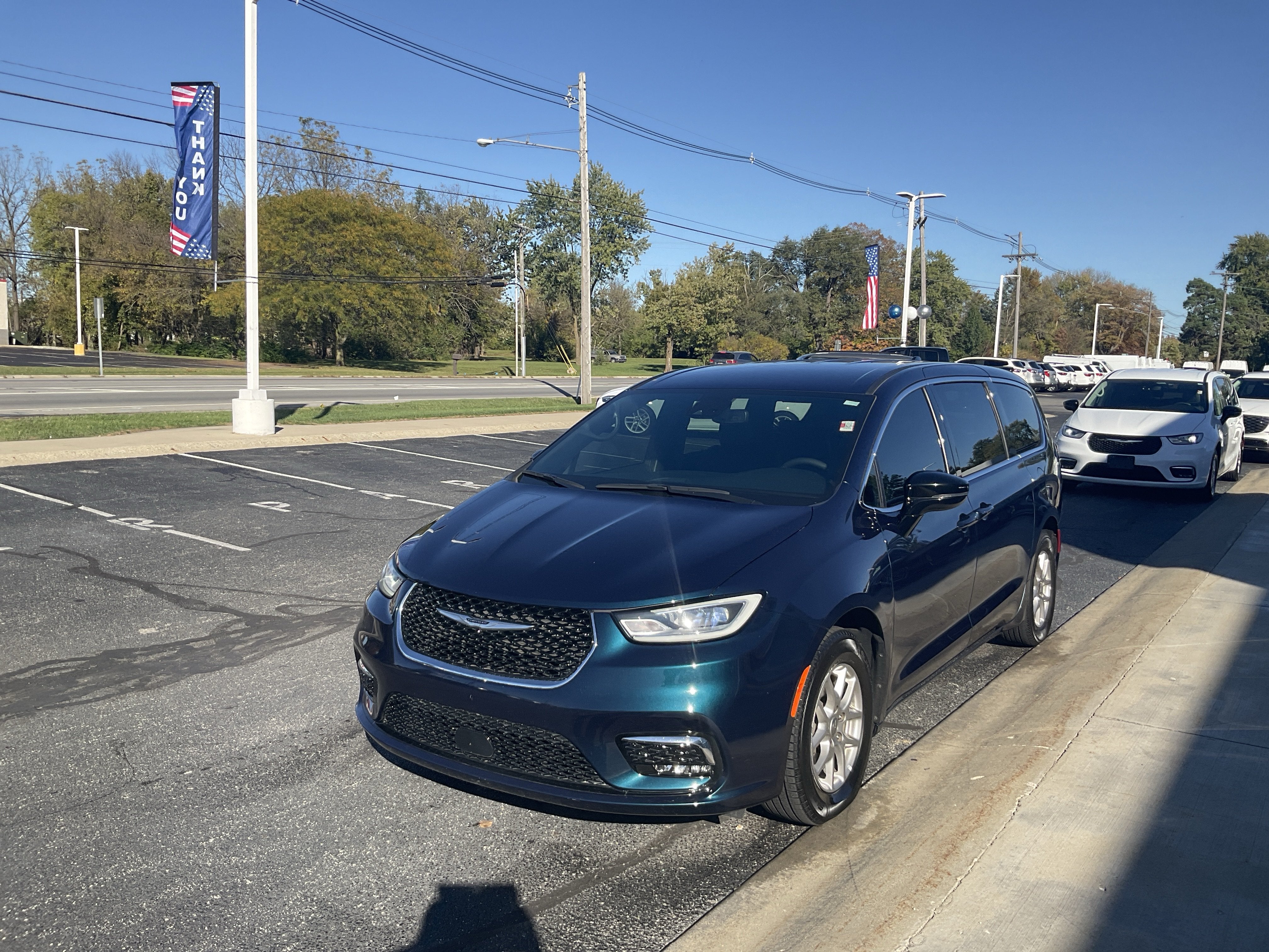 2025 Chrysler Pacifica Select