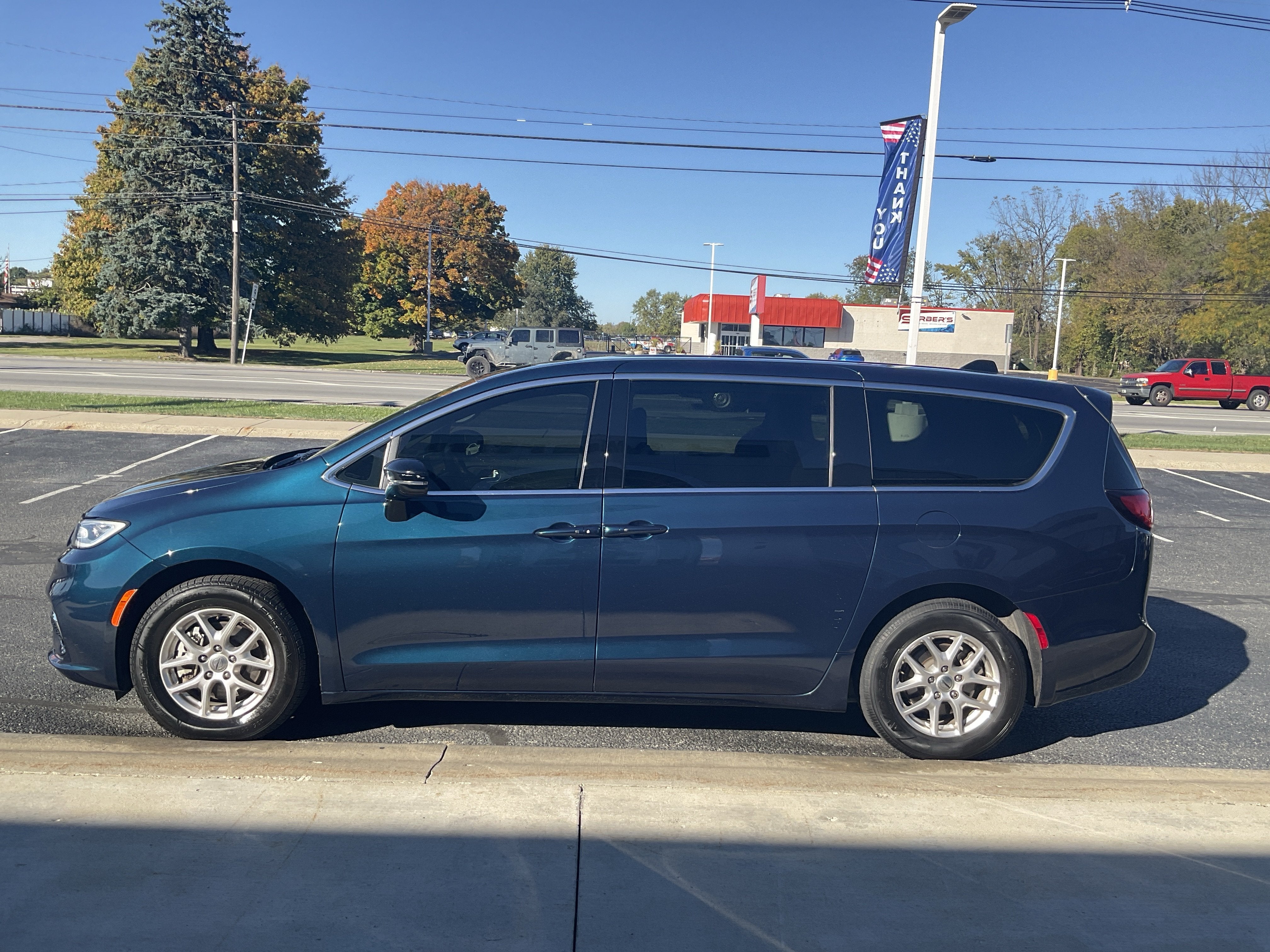2025 Chrysler Pacifica Select
