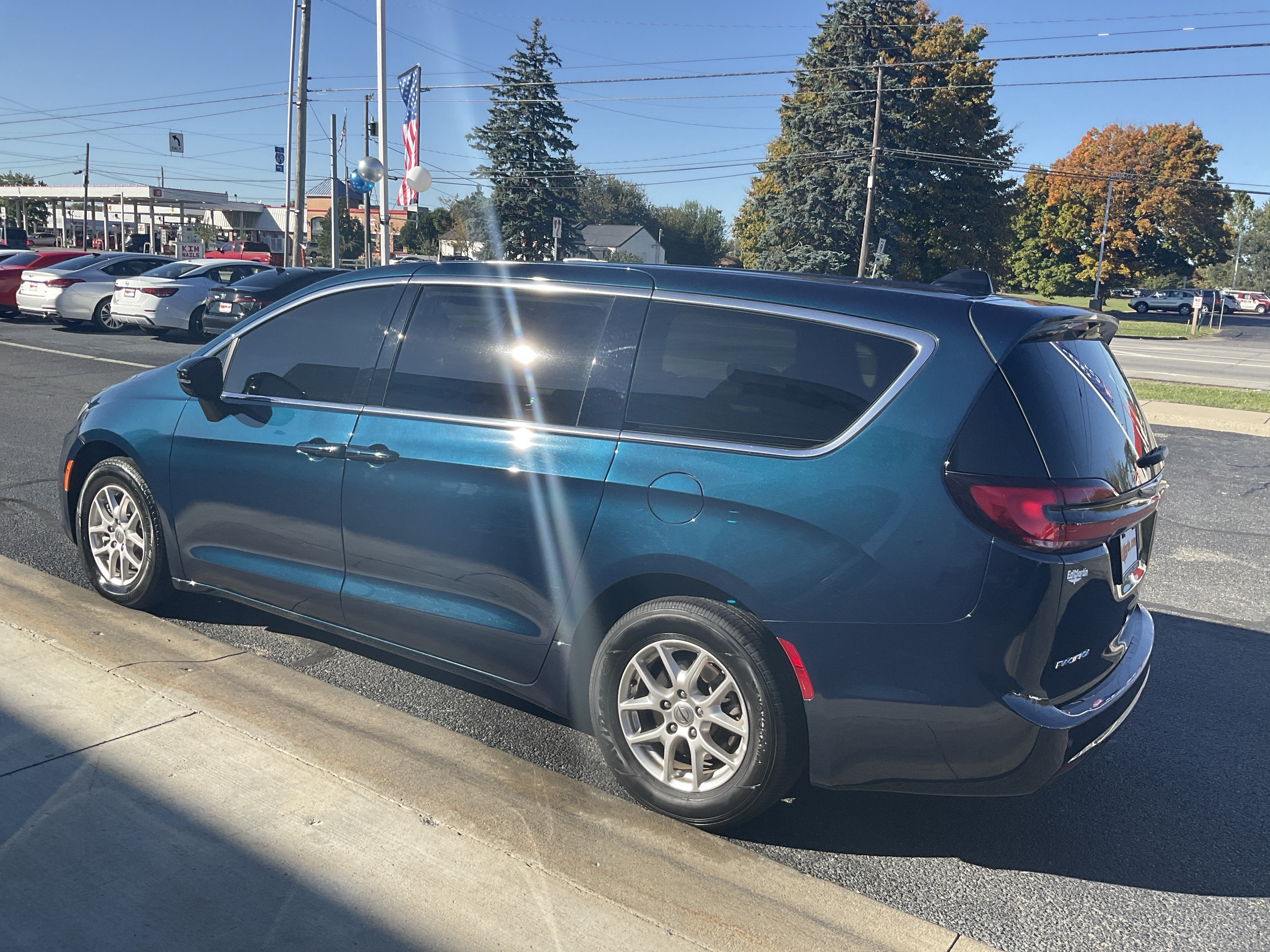 2025 Chrysler Pacifica Select